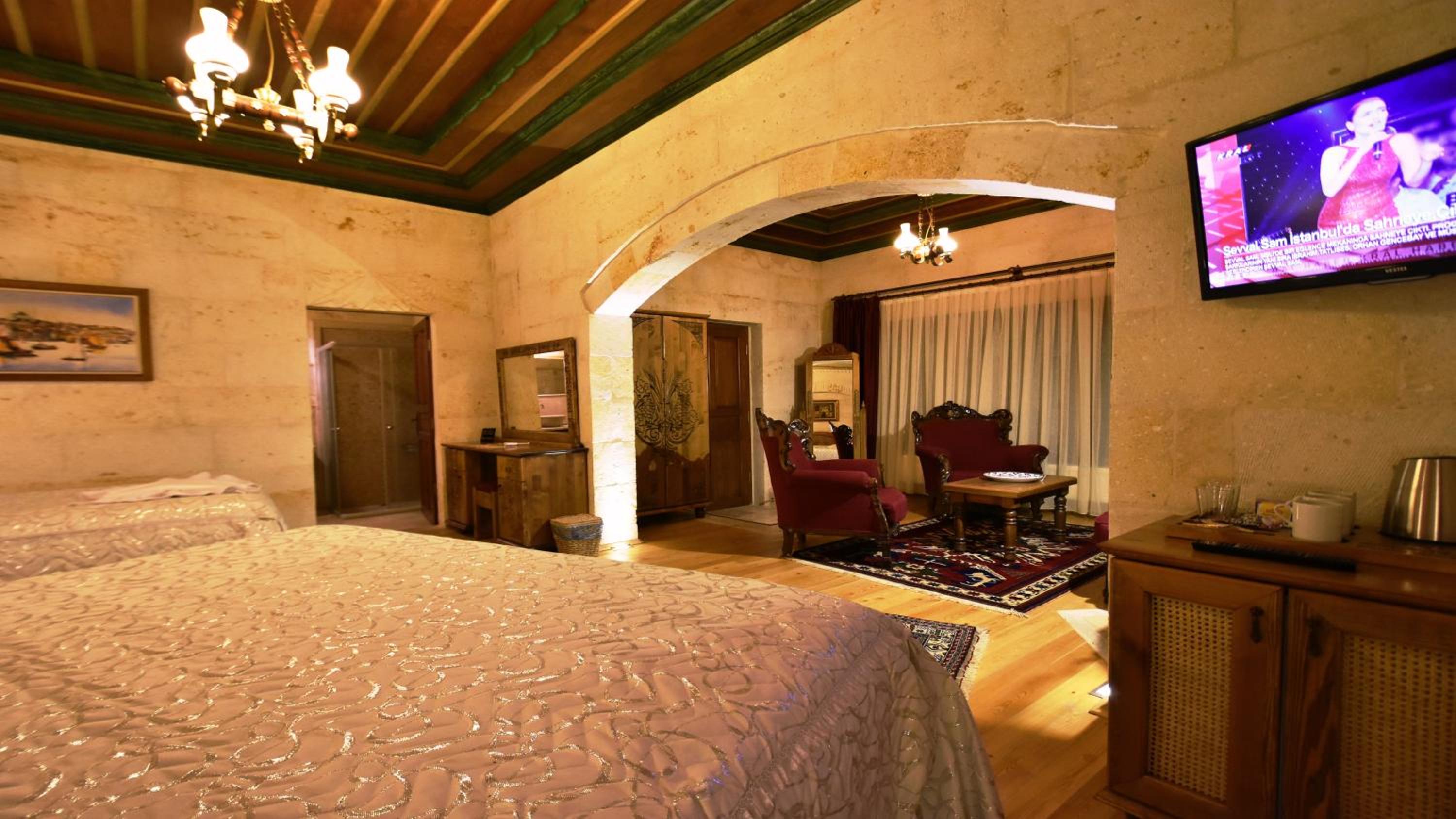Harman Cave Hotel - Image 76