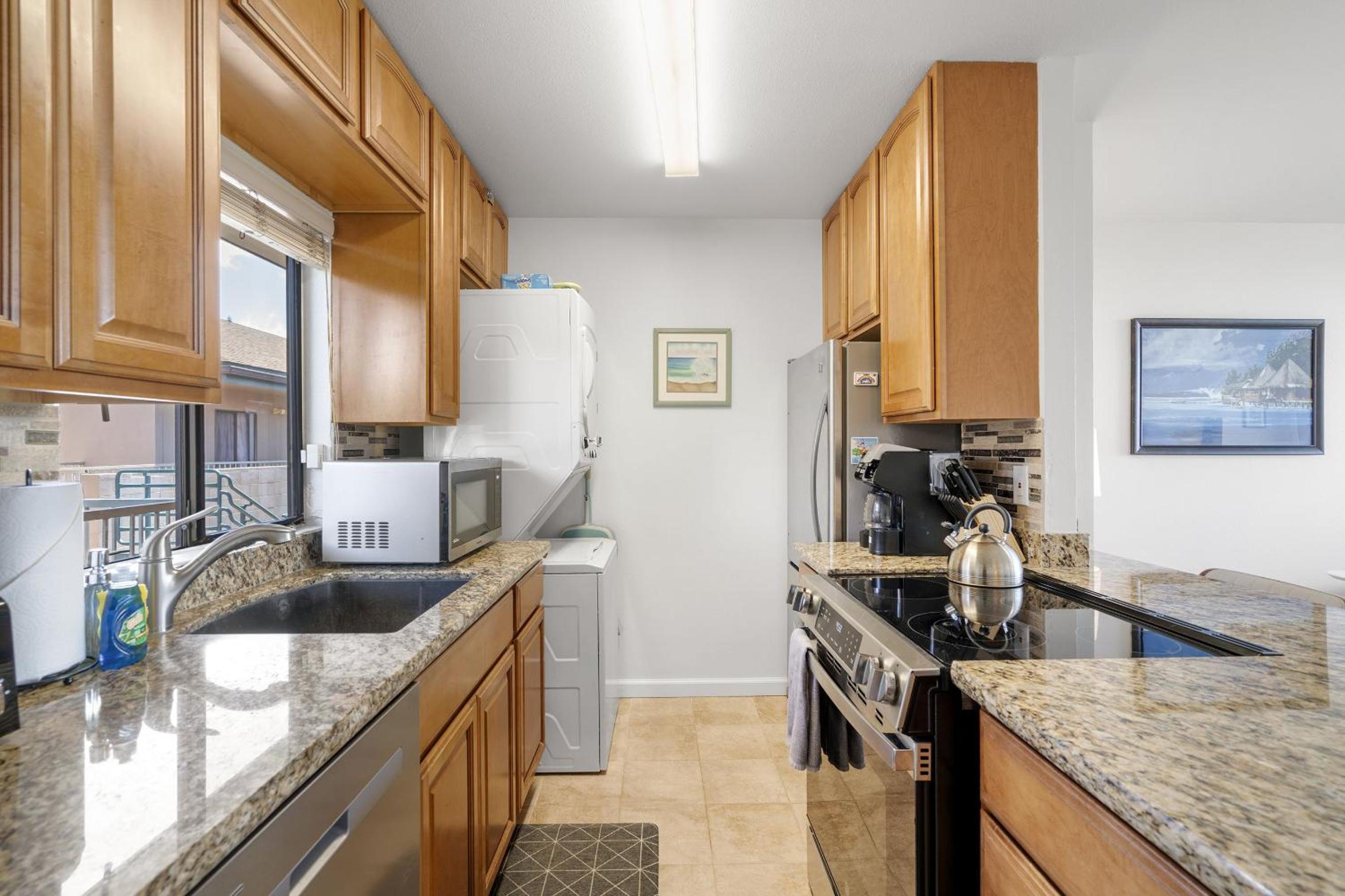 Pacific Shores B-409 - Beautifully Renovated Ocean View, 2 BD / 2 BA, Split AC!