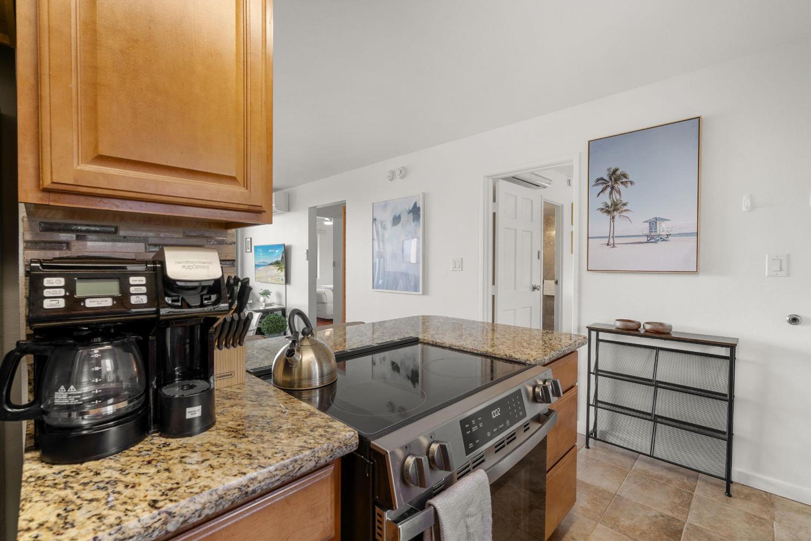 Pacific Shores B-409 - Beautifully Renovated Ocean View, 2 BD / 2 BA, Split AC!