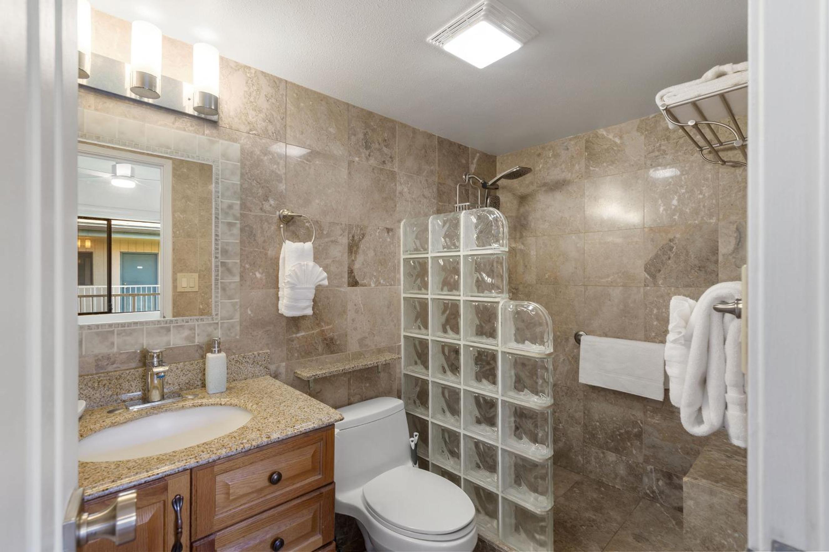 Pacific Shores B-409 - Beautifully Renovated Ocean View, 2 BD / 2 BA, Split AC!