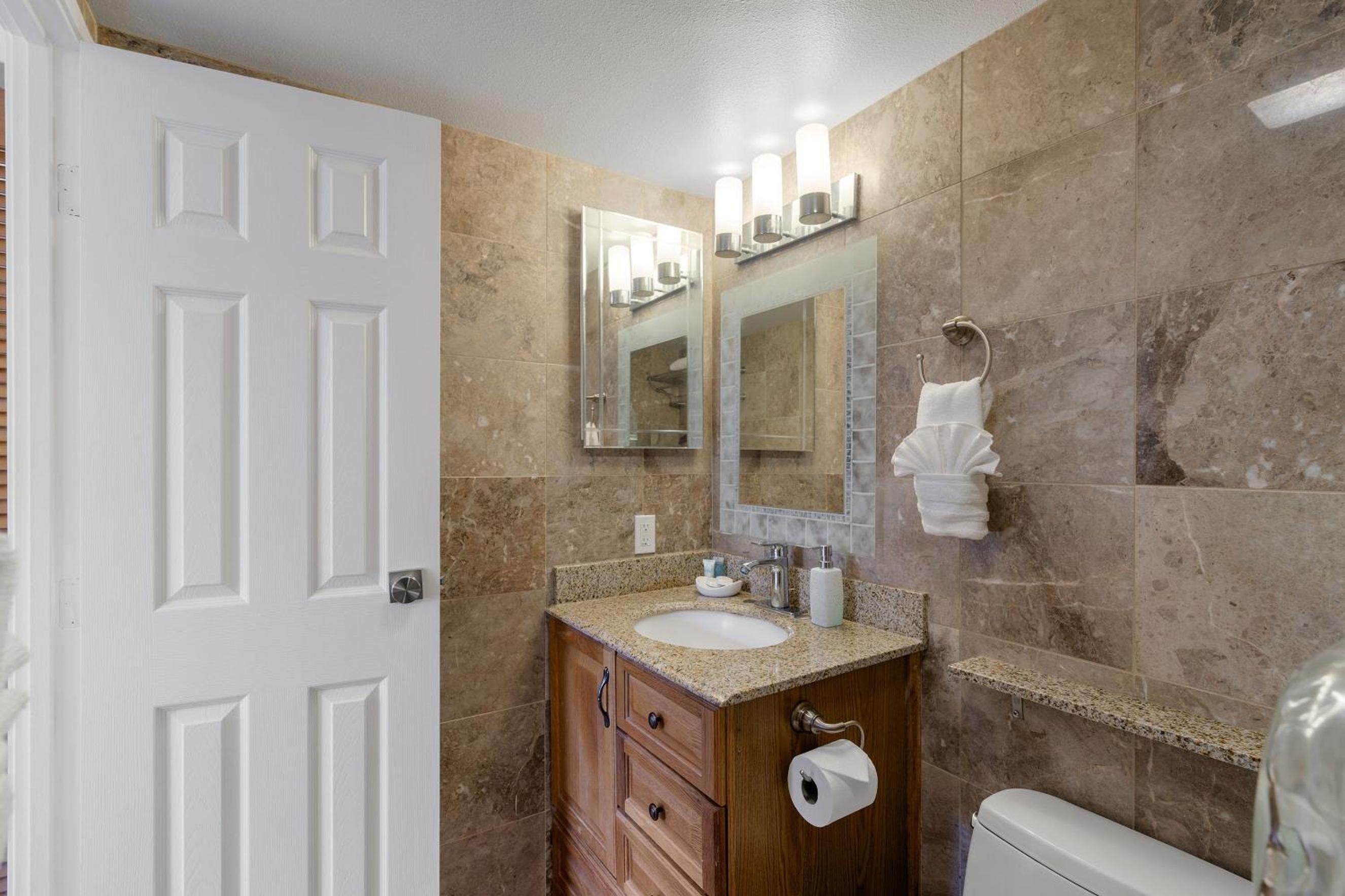 Pacific Shores B-409 - Beautifully Renovated Ocean View, 2 BD / 2 BA, Split AC!