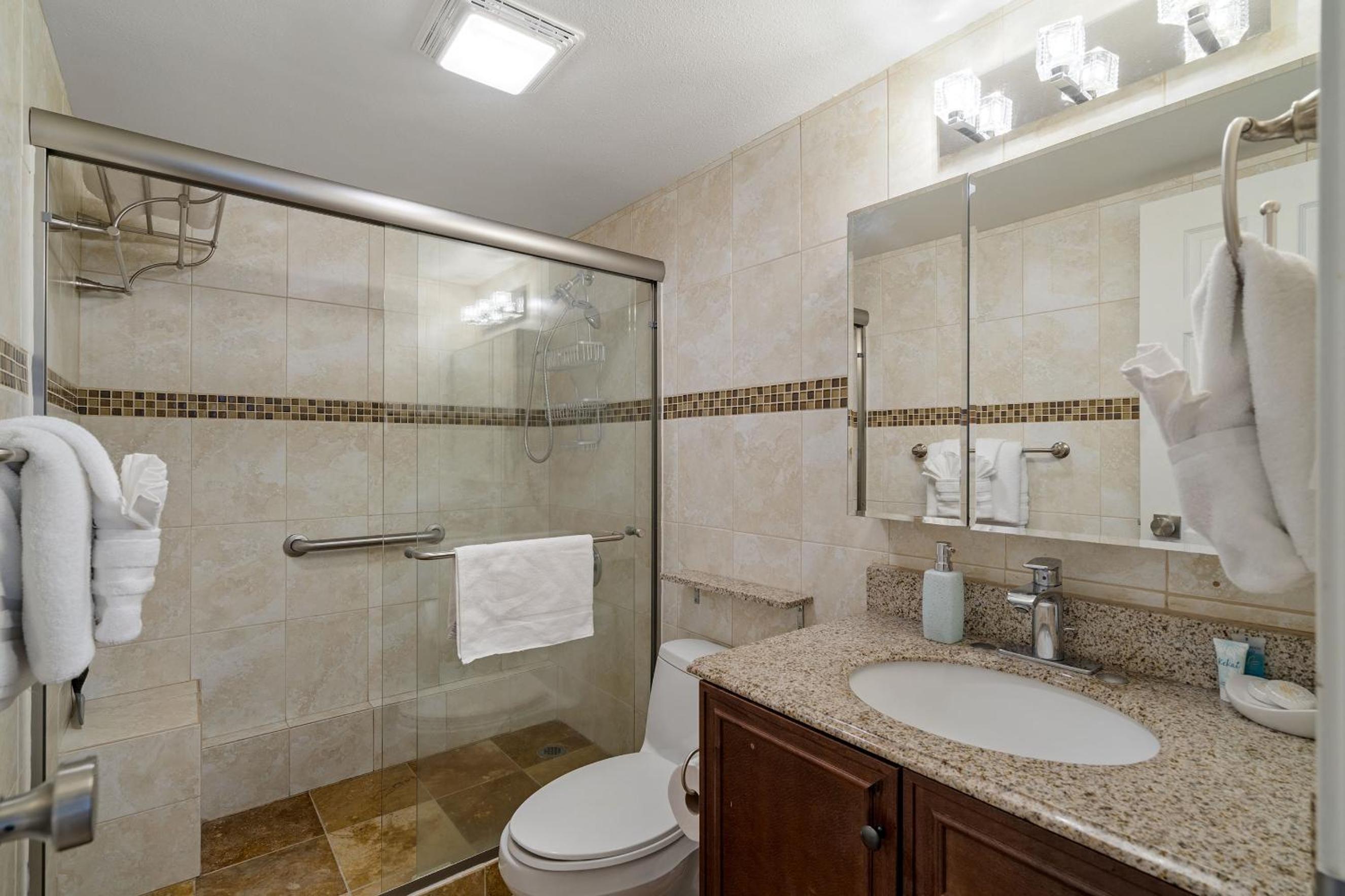 Pacific Shores B-409 - Beautifully Renovated Ocean View, 2 BD / 2 BA, Split AC!