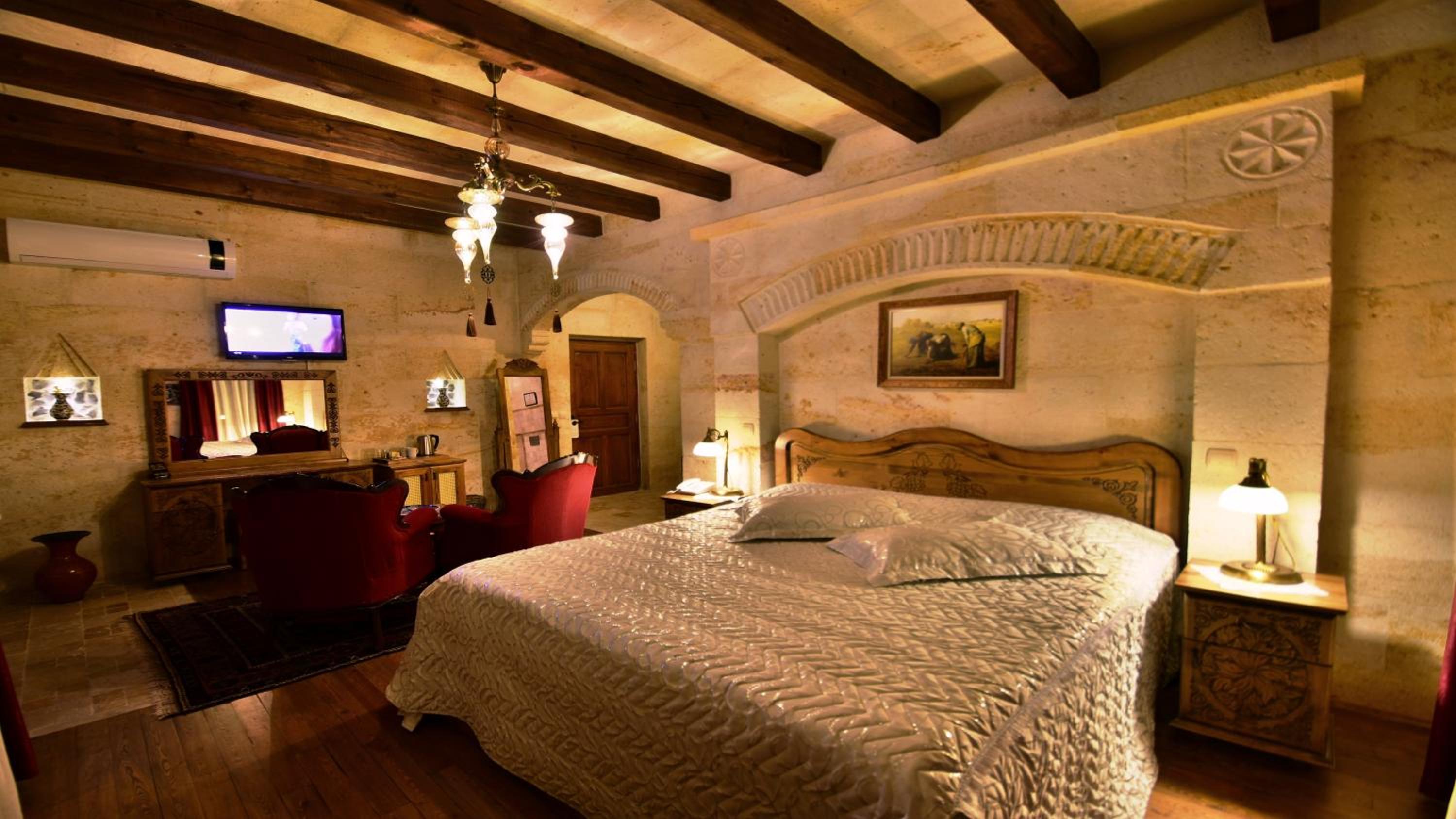 Harman Cave Hotel - Image 79
