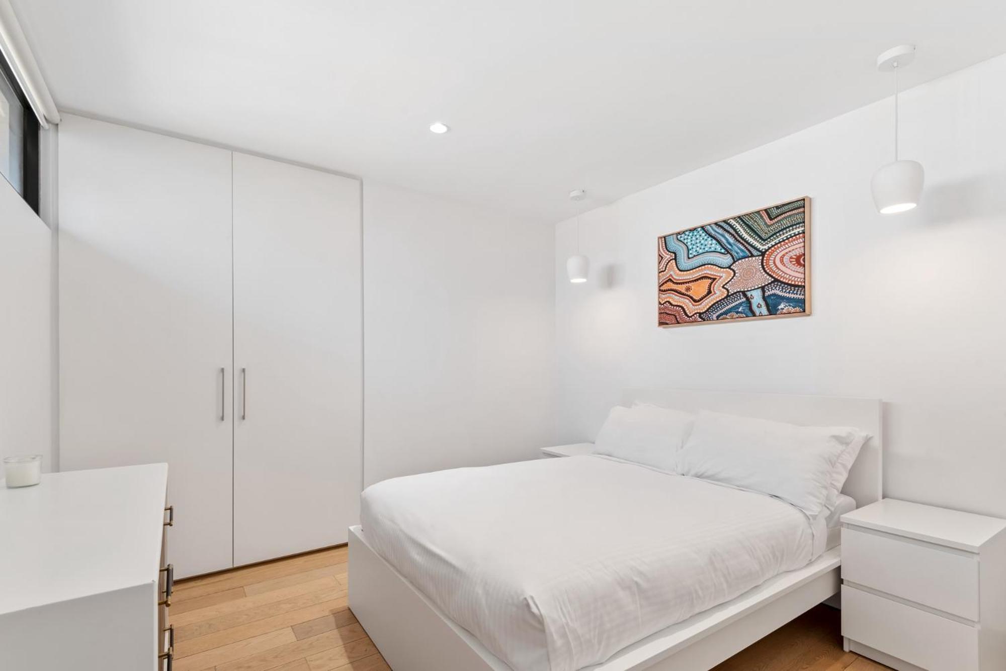 Chic 2-Bed Apartment in Vibrant St Kilda