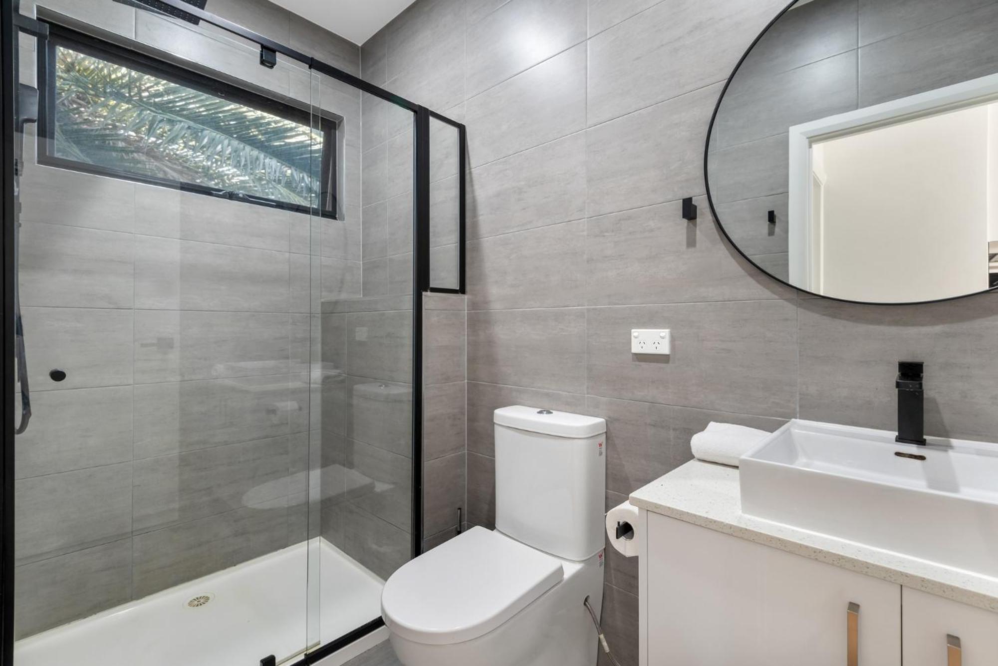 Comfortable 2BR Retreat with Balcony & Parking