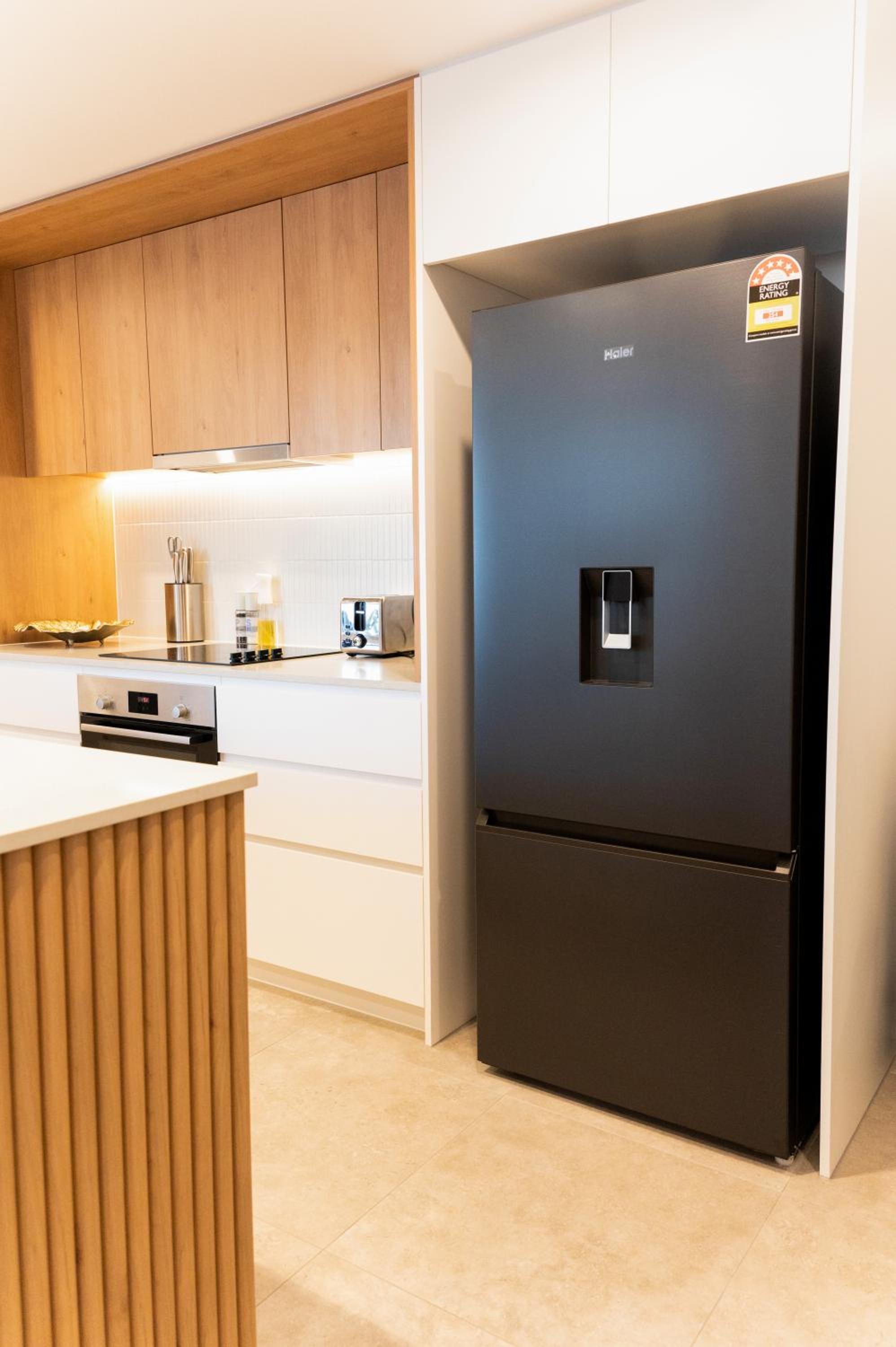 New City Condo with Brisbane River View & Parking