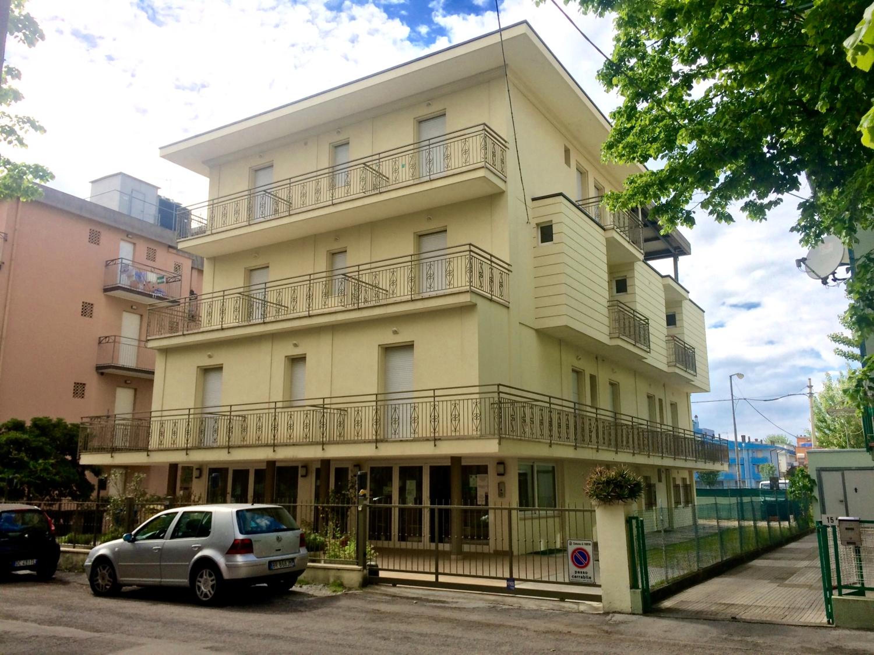 Hotel Monica - Image 1