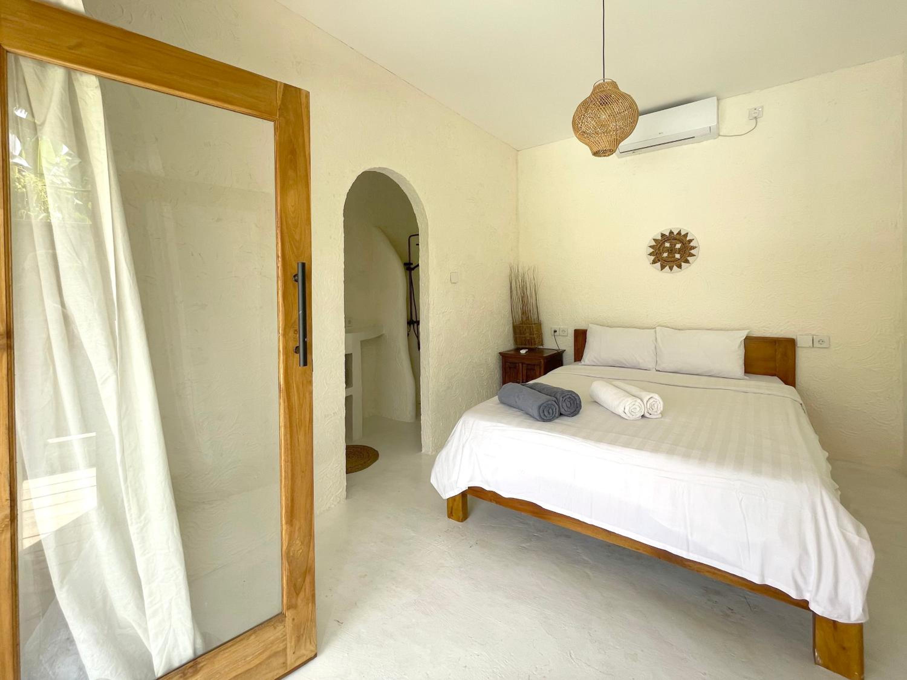 Serene Tropical Oasis 2BR Private Pool Villa Canggu's Heart