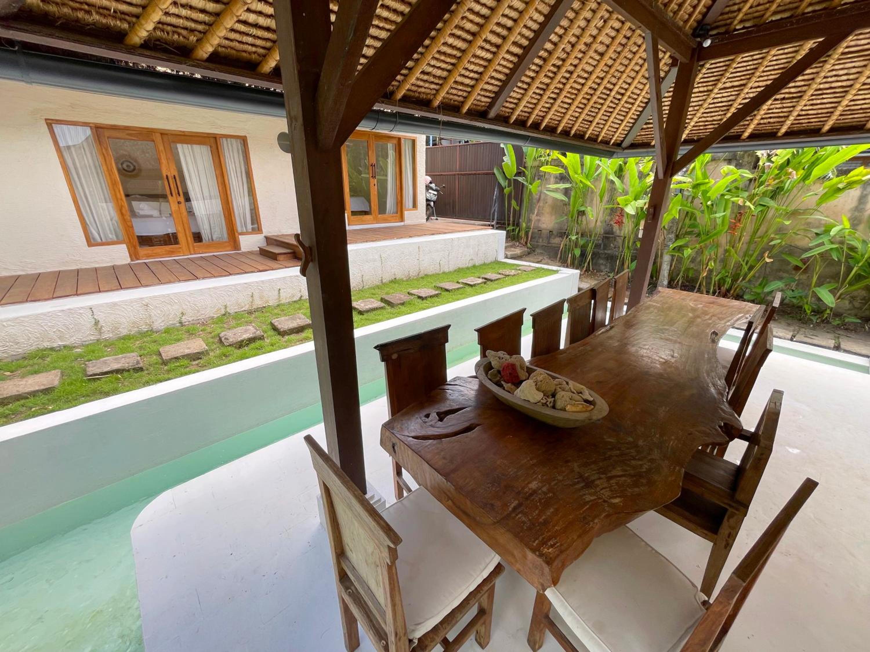 Serene Tropical Oasis 2BR Private Pool Villa Canggu's Heart