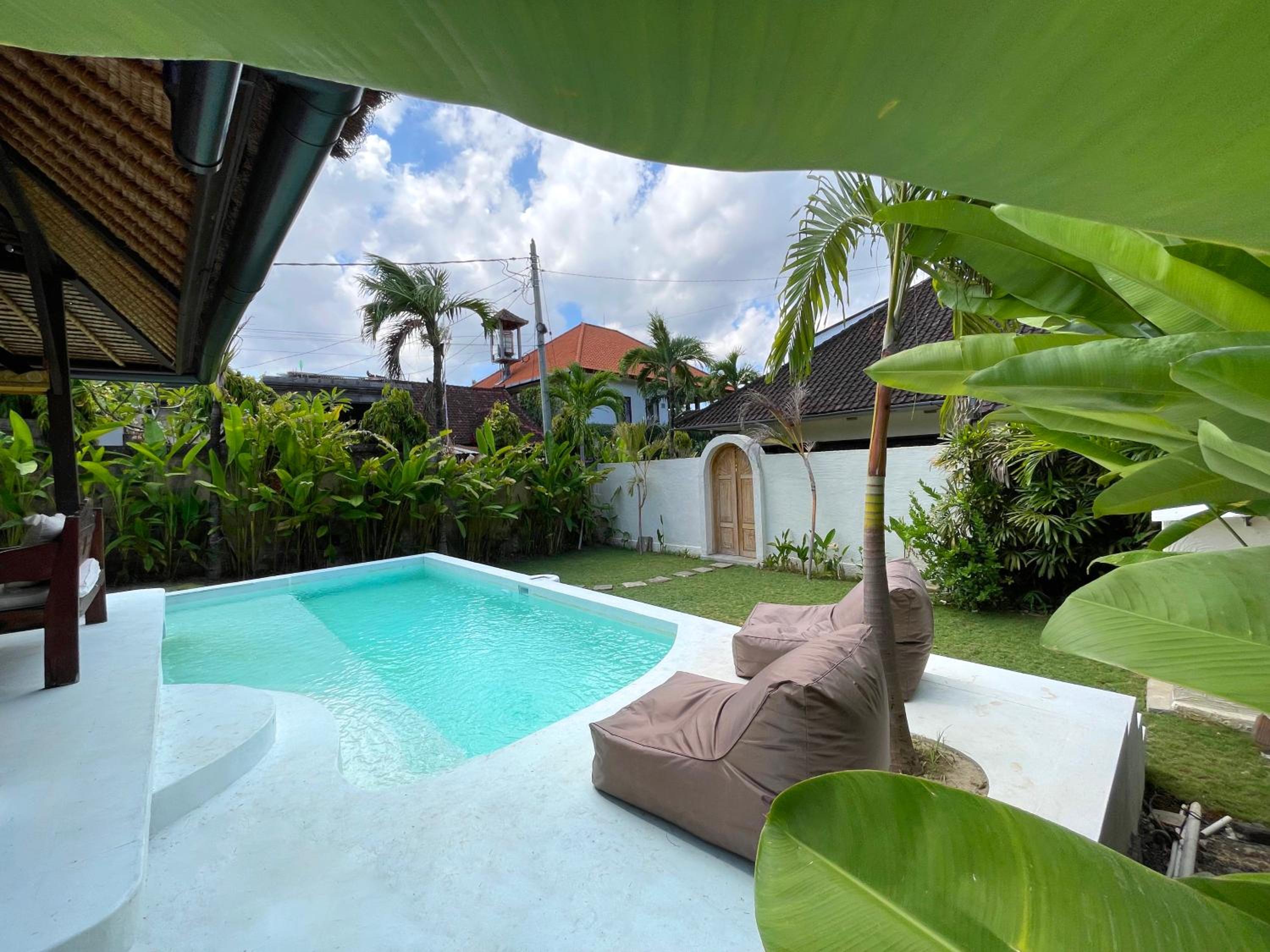 Serene Tropical Oasis 2BR Private Pool Villa Canggu's Heart