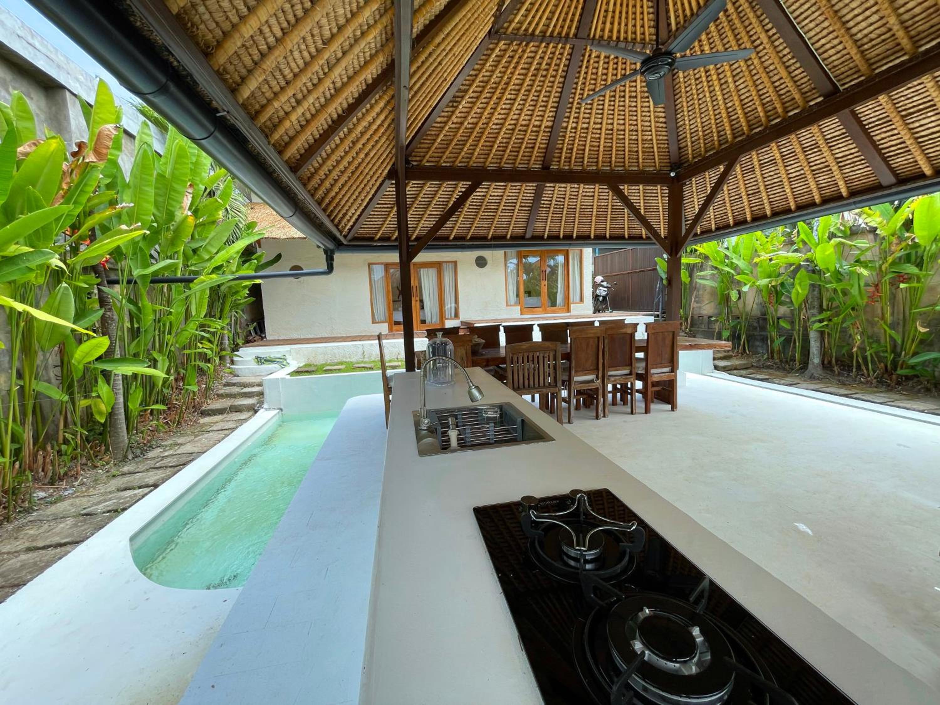 Serene Tropical Oasis 2BR Private Pool Villa Canggu's Heart