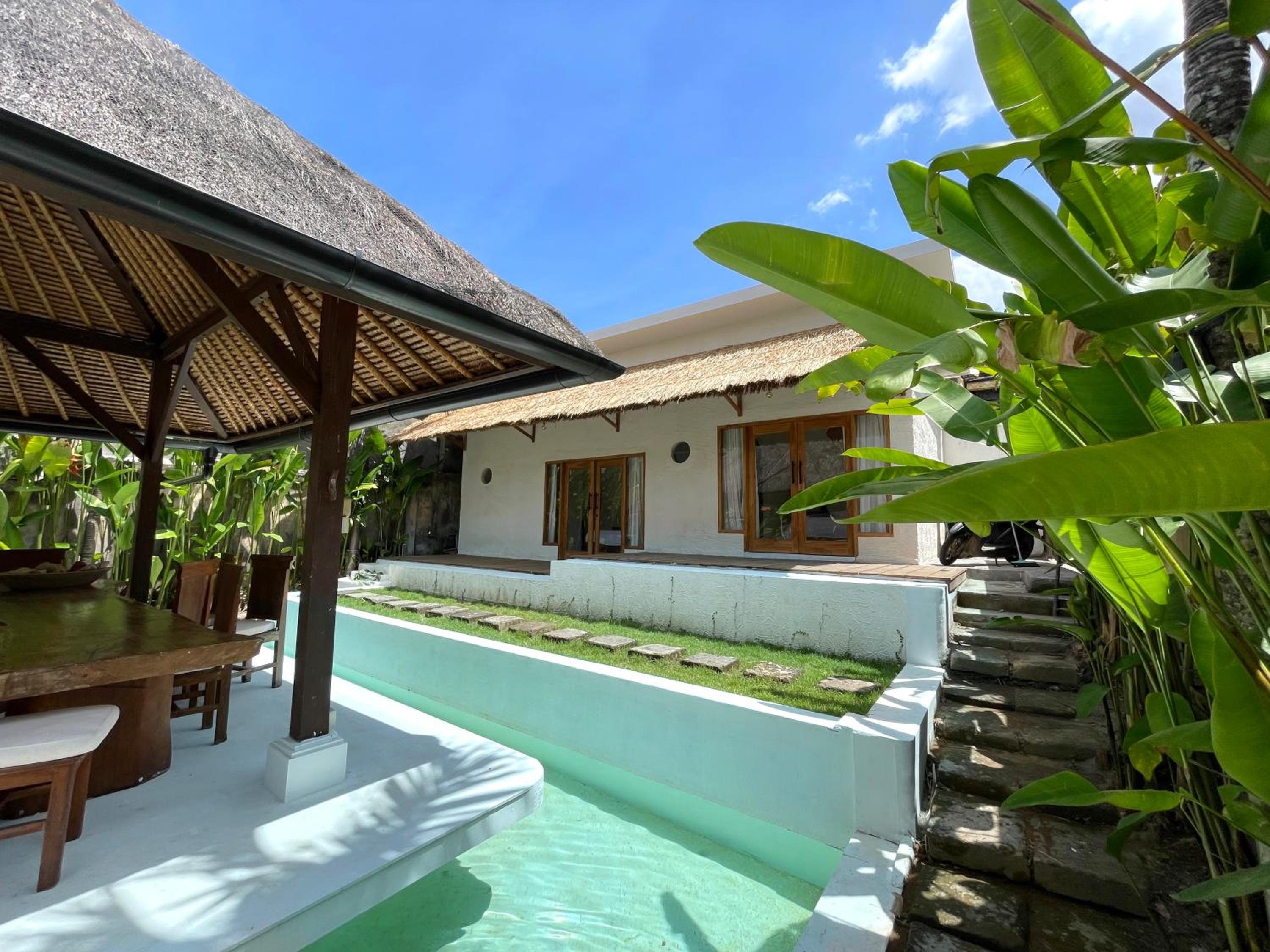 Serene Tropical Oasis 2BR Private Pool Villa Canggu's Heart