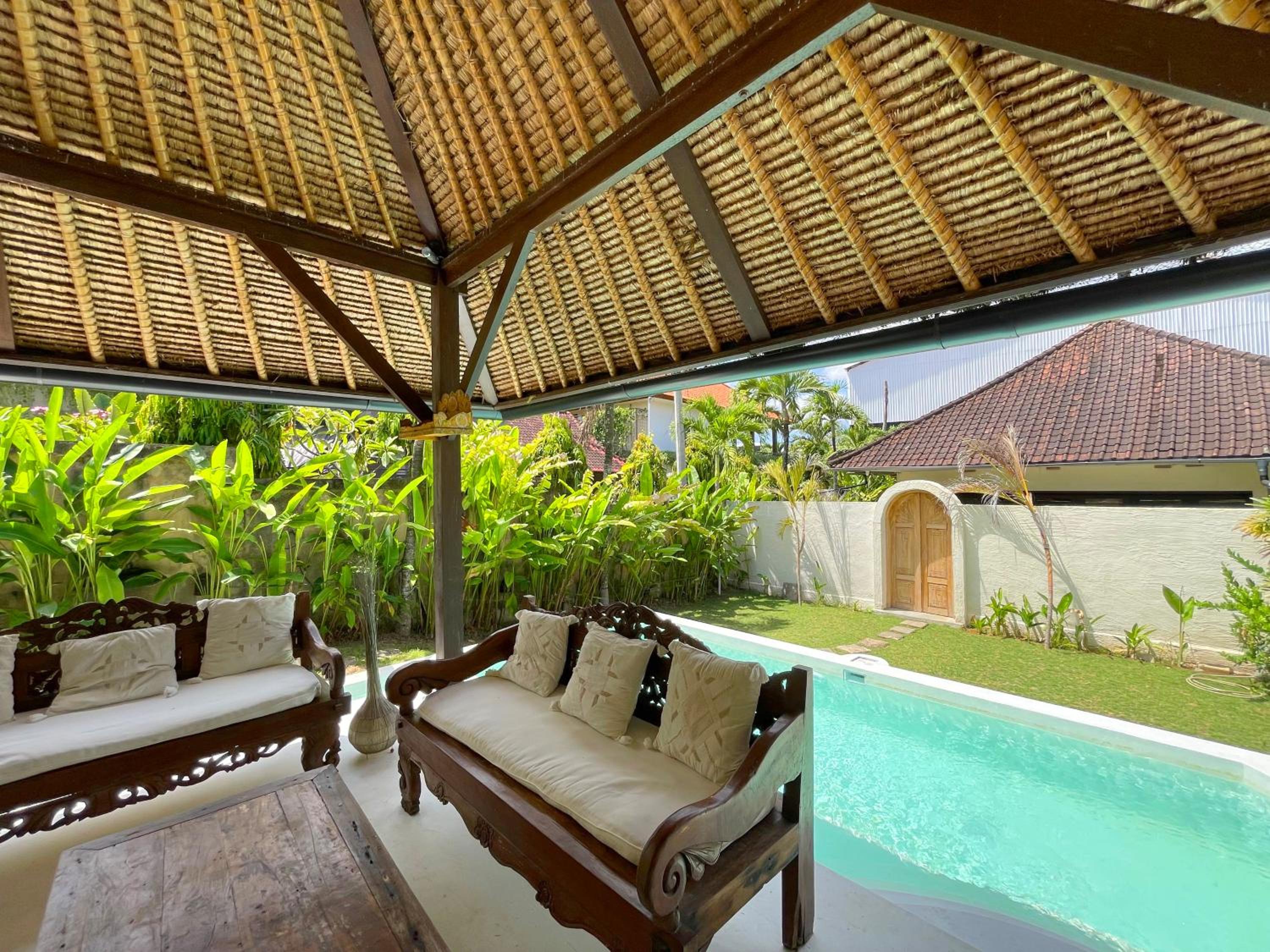 Serene Tropical Oasis 2BR Private Pool Villa Canggu's Heart