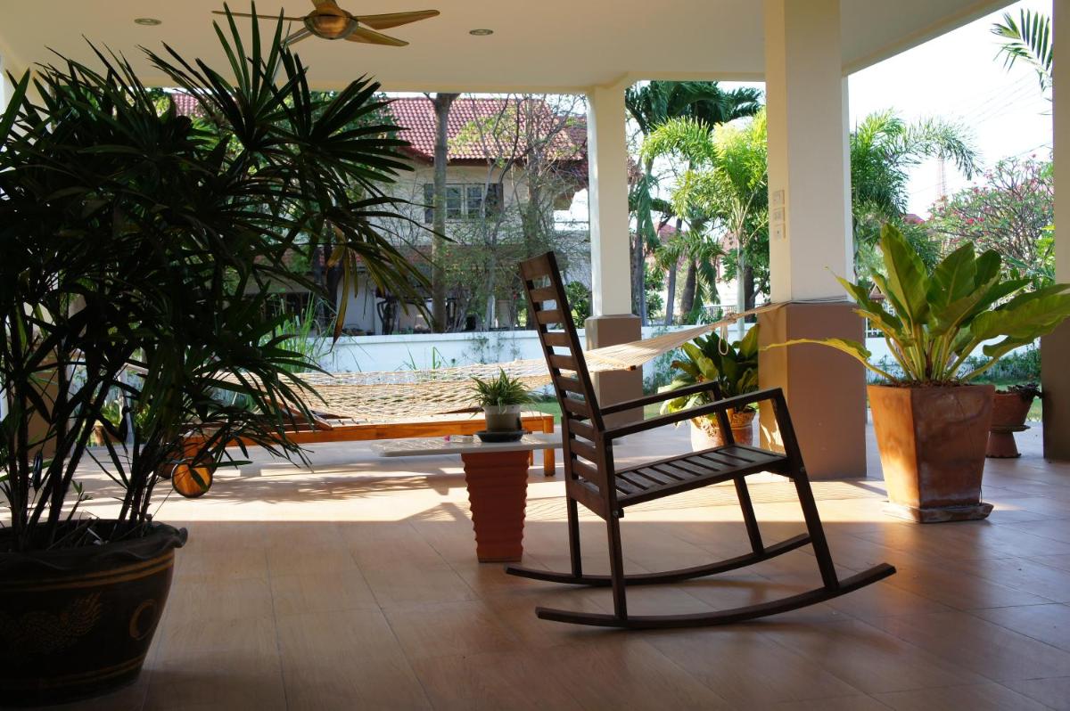 Rimtalay Angsila Guesthouse