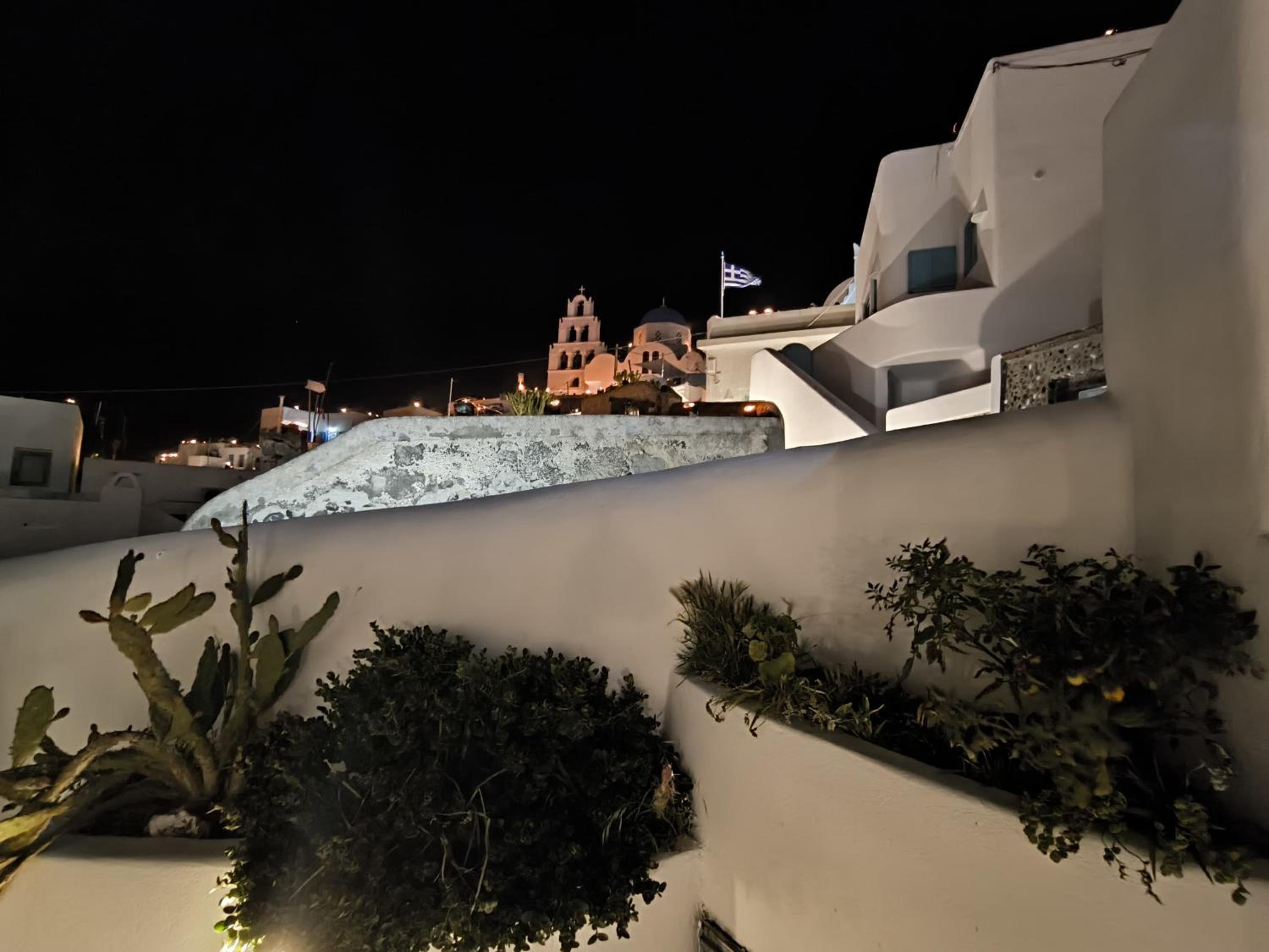 Imarkellis Santorini Cave House with yard