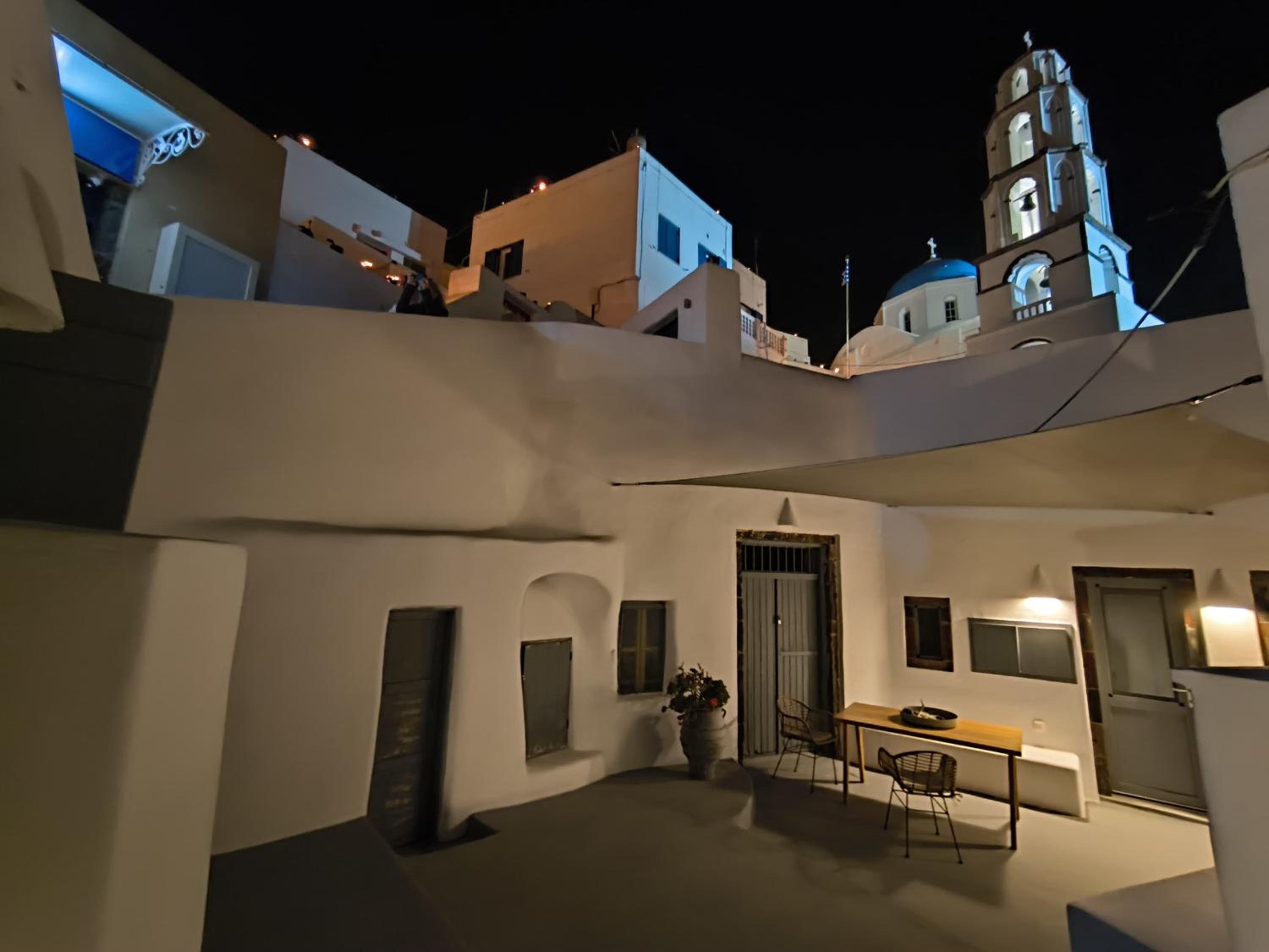 Imarkellis Santorini Cave House with yard