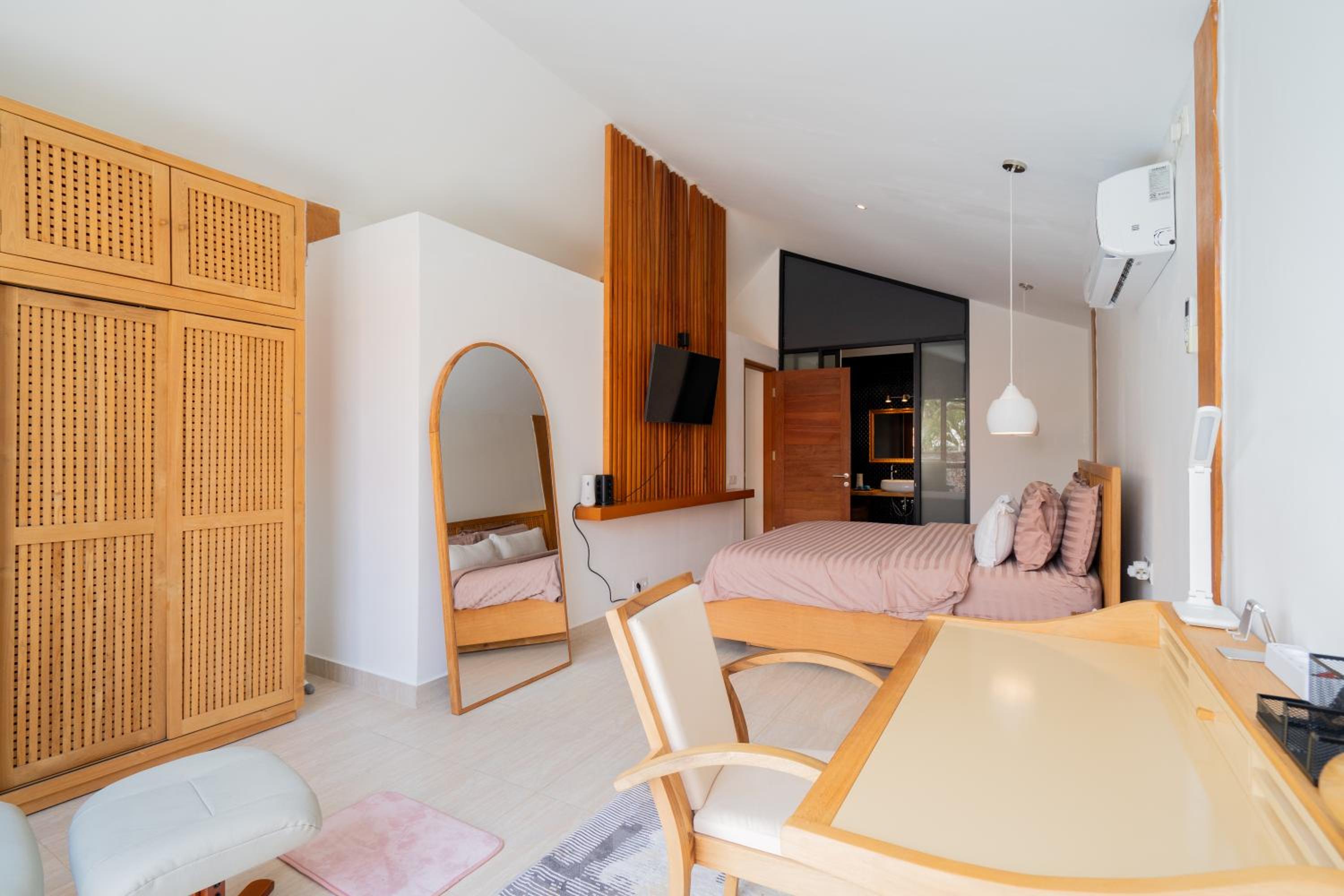 Villa Pusterla - 1BR Villa in Canggu