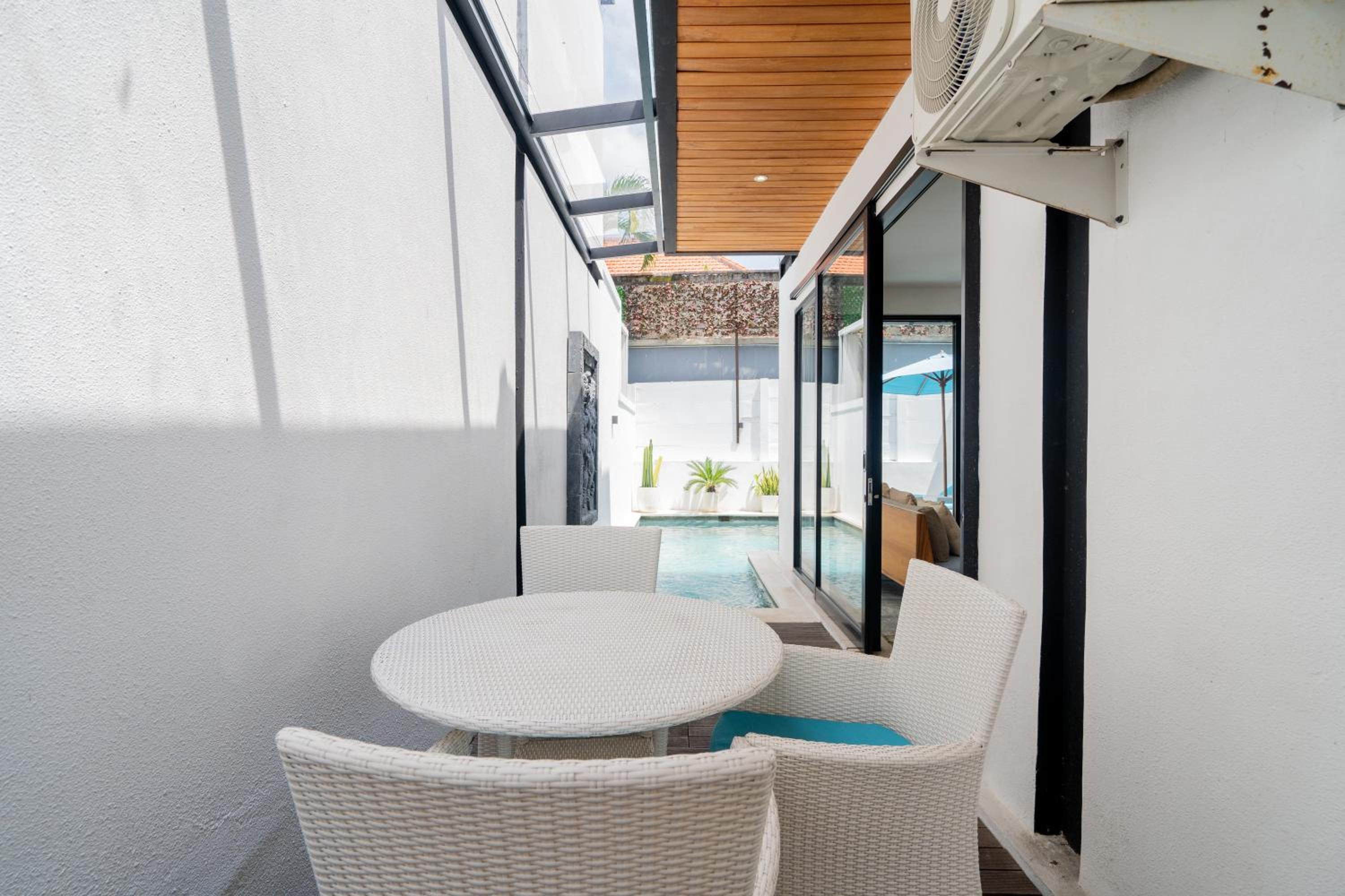Villa Pusterla - 1BR Villa in Canggu