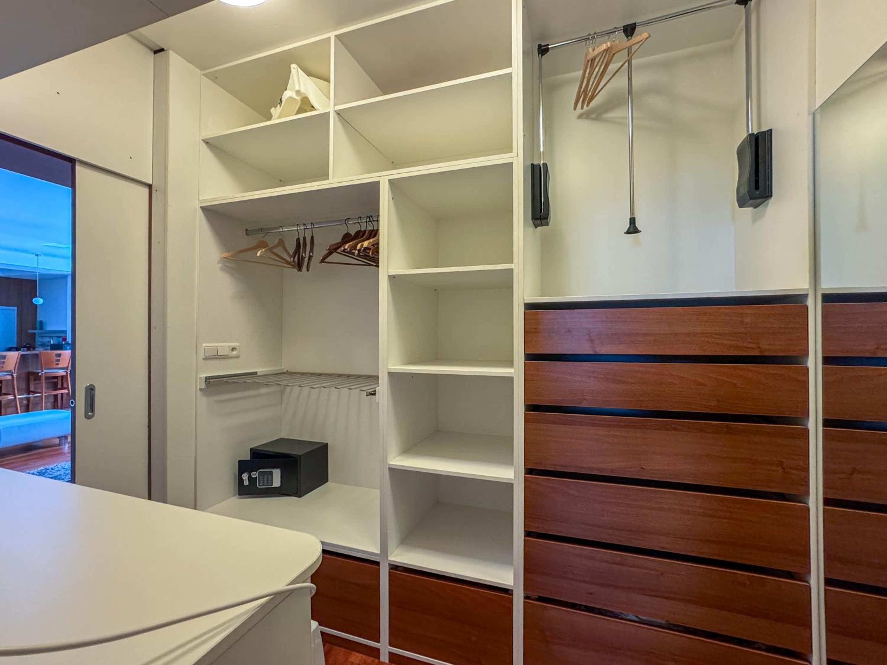 Apartment 29 Old Town, 2 Bathrooms, AC, Quiet