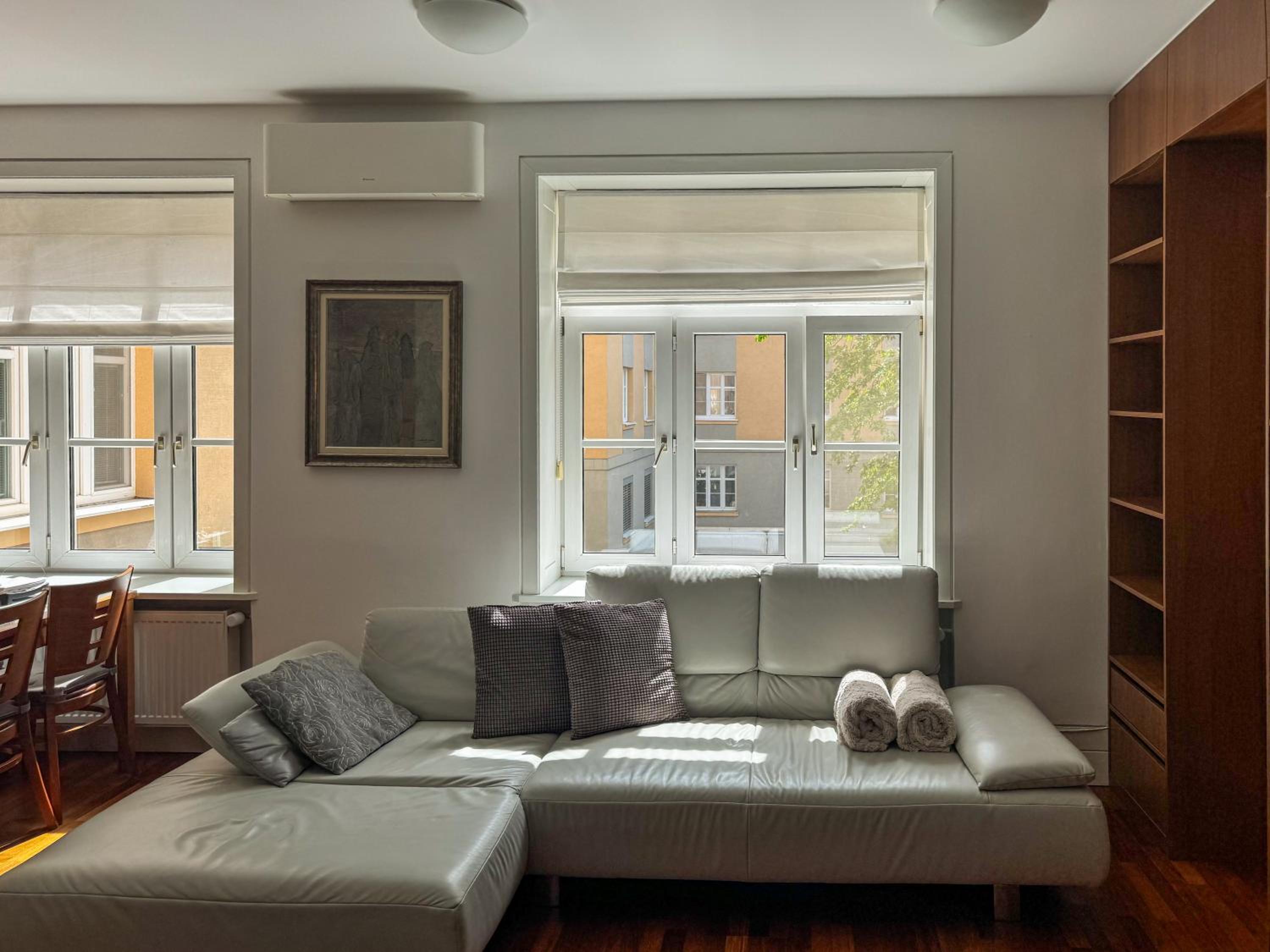 Apartment 29 Old Town, 2 Bathrooms, AC, Quiet