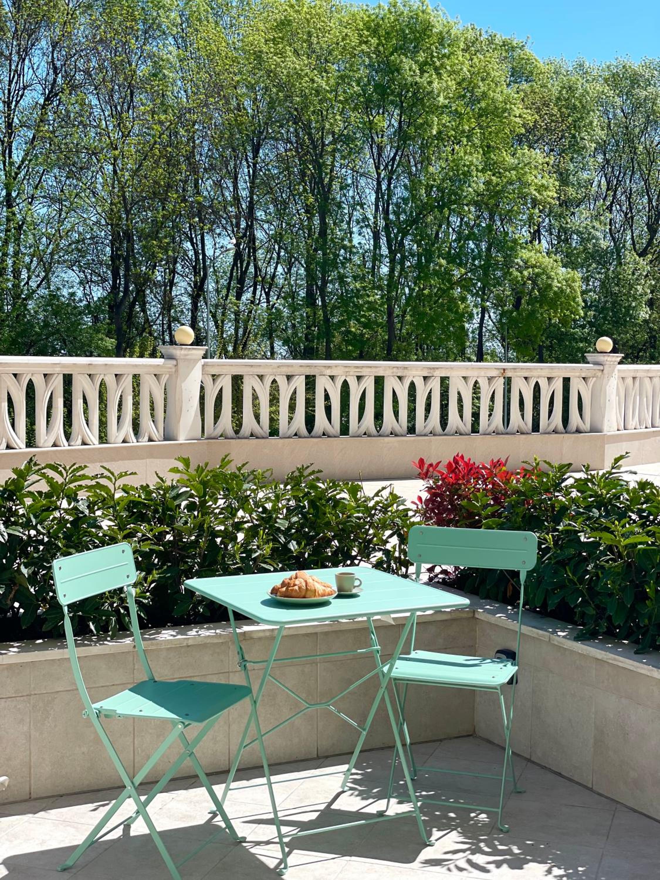 Coral Bay Studio Varna - Beachfront with Free Parking