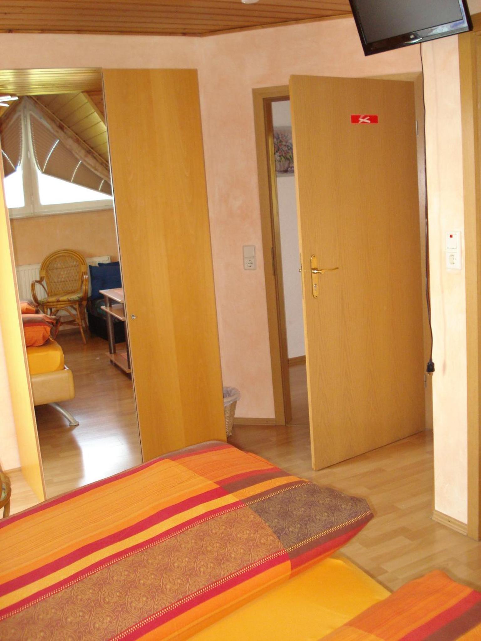 Photo 33