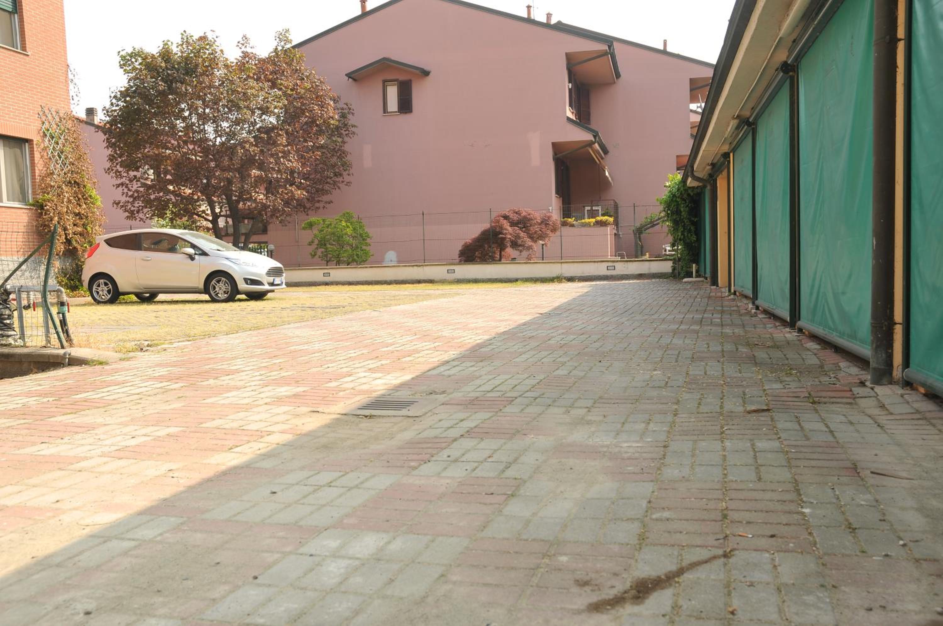 Photo 33