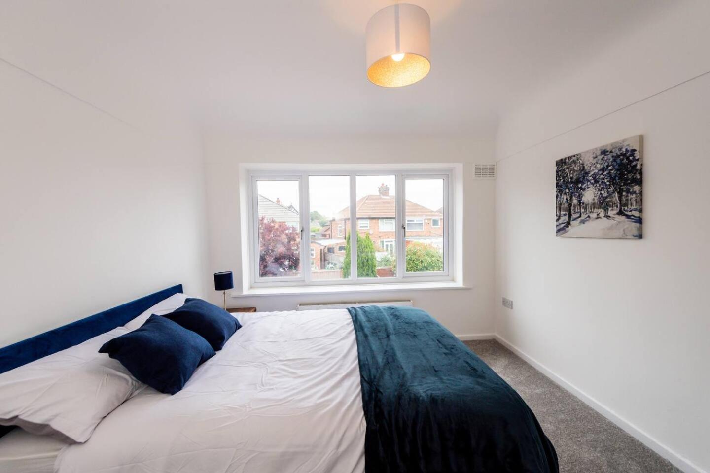 Spacious 3-Bed by Beatles Attractions & Transport