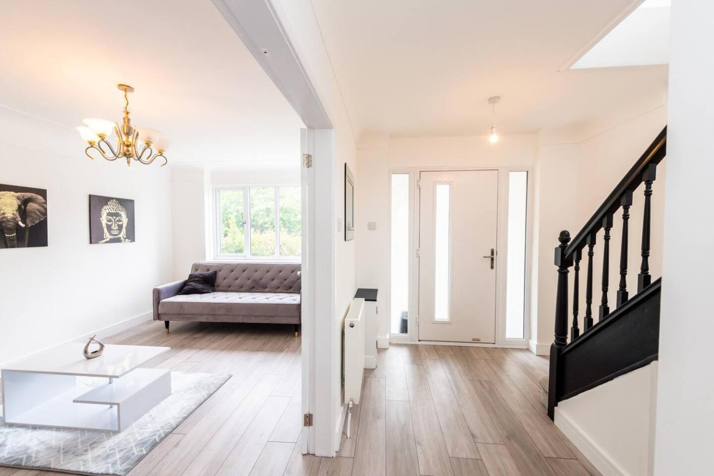 Spacious 3-Bed by Beatles Attractions & Transport