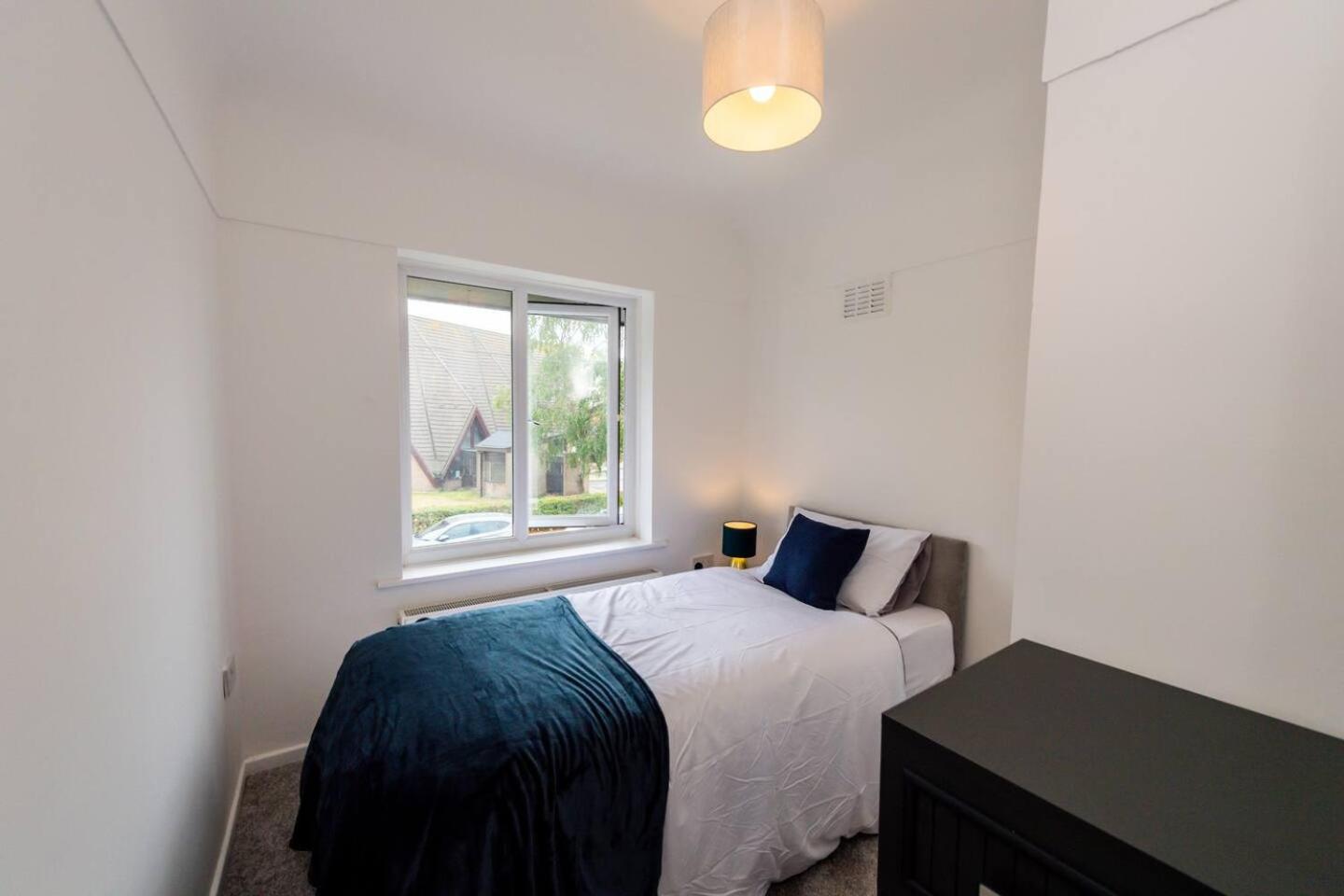 Spacious 3-Bed by Beatles Attractions & Transport