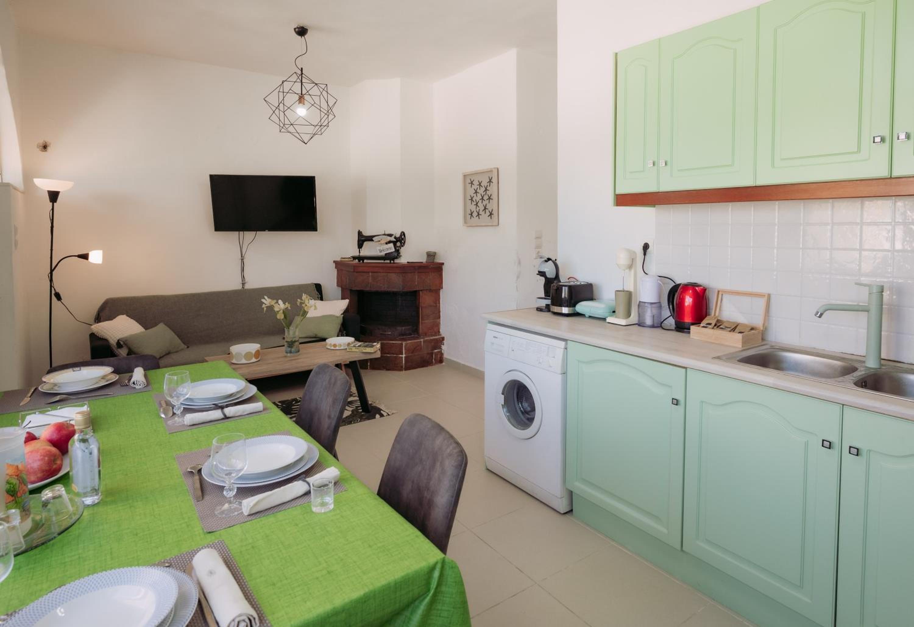 ARETOUSA Seafront House