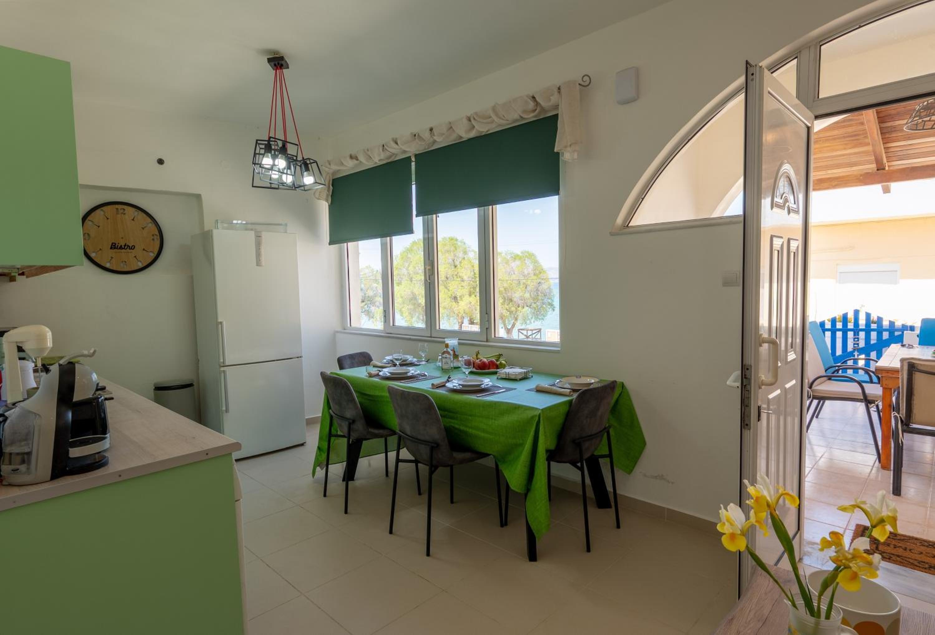 ARETOUSA Seafront House