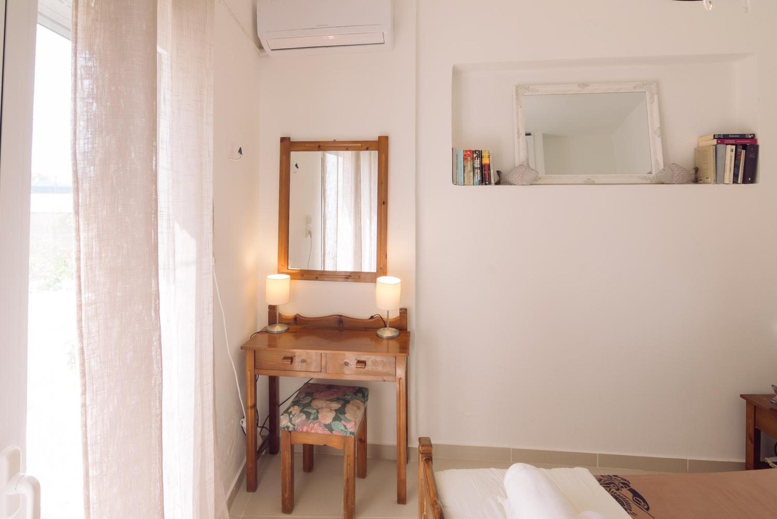 ARETOUSA Seafront House