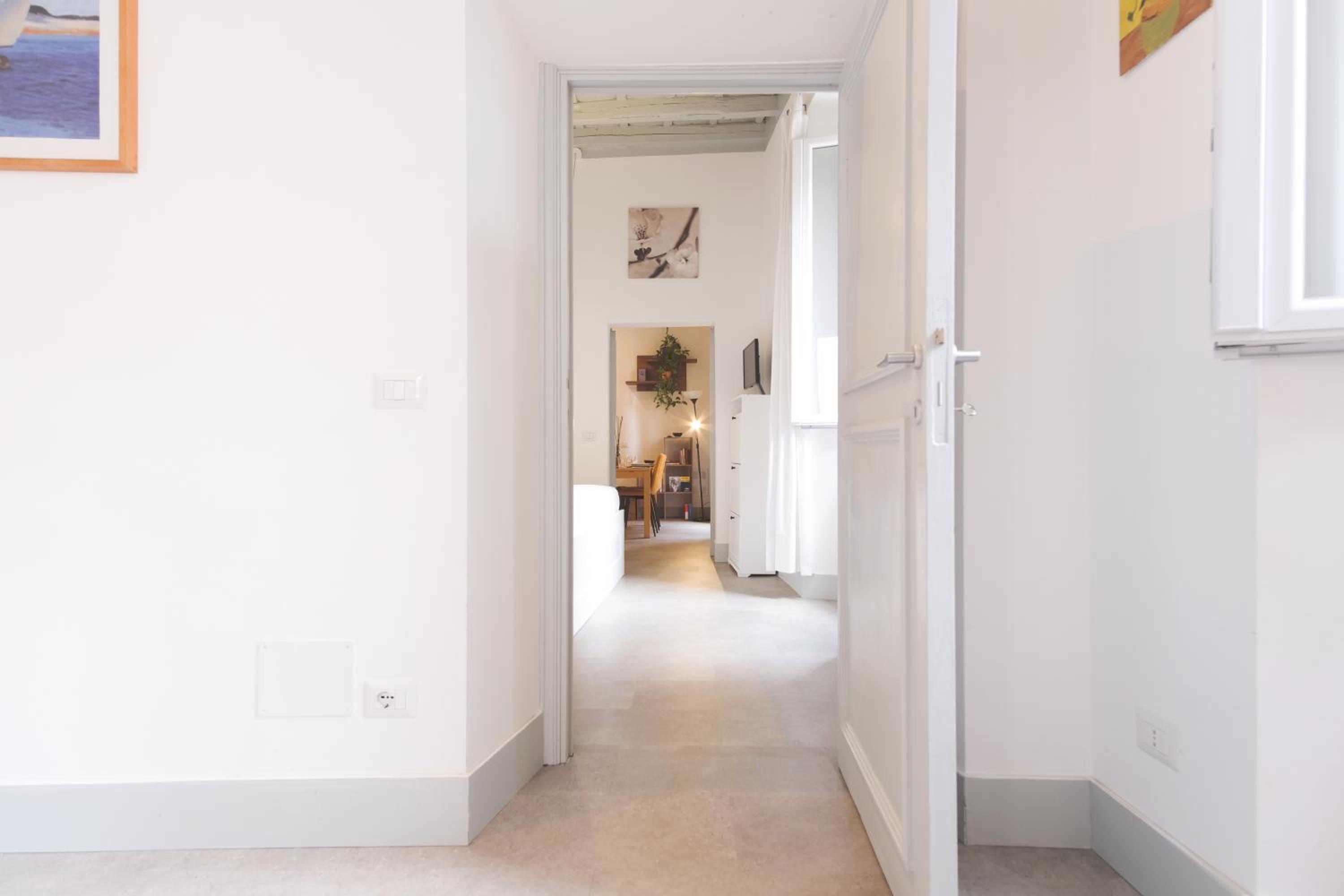 Elegantis Trastevere Modern Apartment - Comfort in Rome Most Charming District