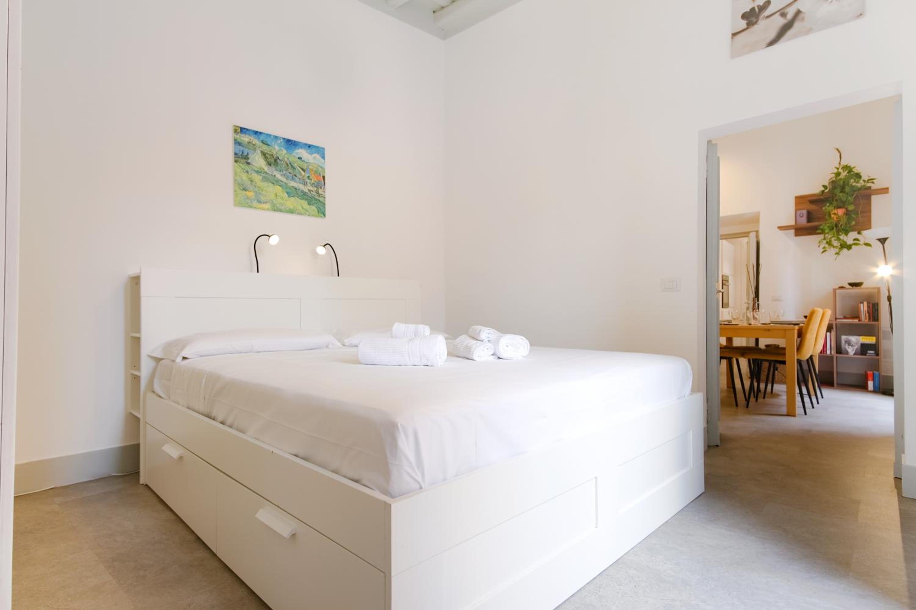 Elegantis Trastevere Modern Apartment - Comfort in Rome Most Charming District