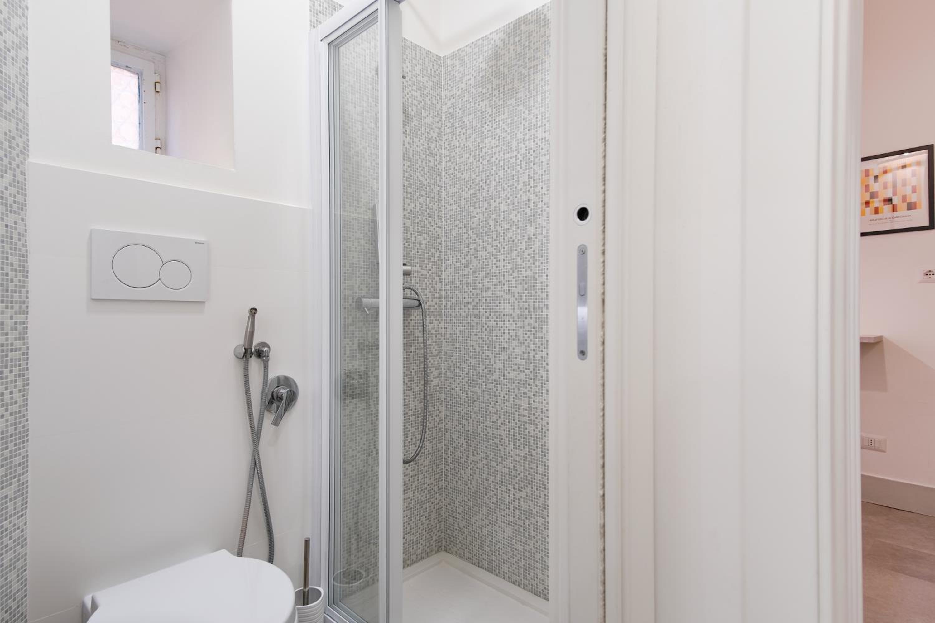 Elegantis Trastevere Modern Apartment - Comfort in Rome Most Charming District