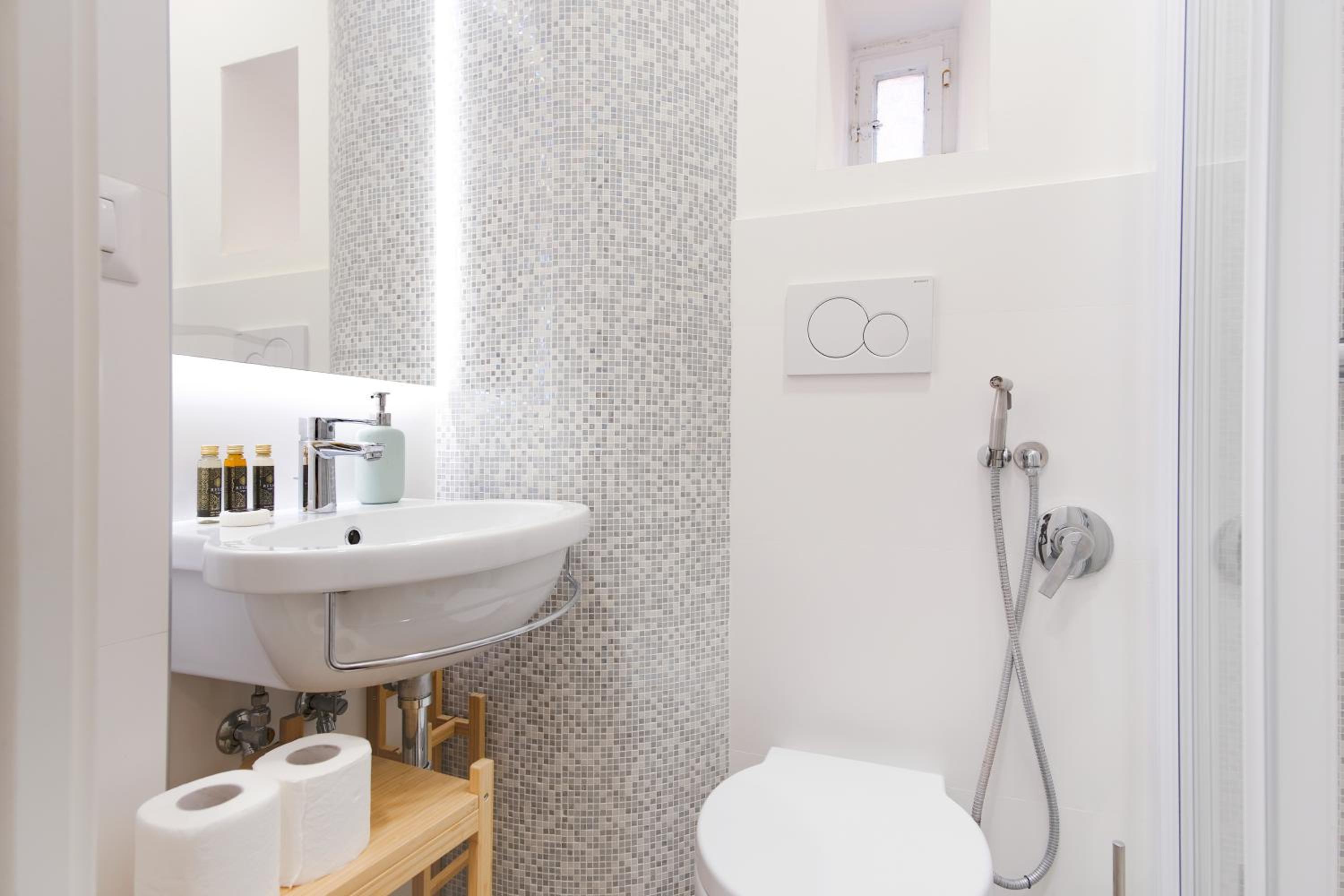 Elegantis Trastevere Modern Apartment - Comfort in Rome Most Charming District