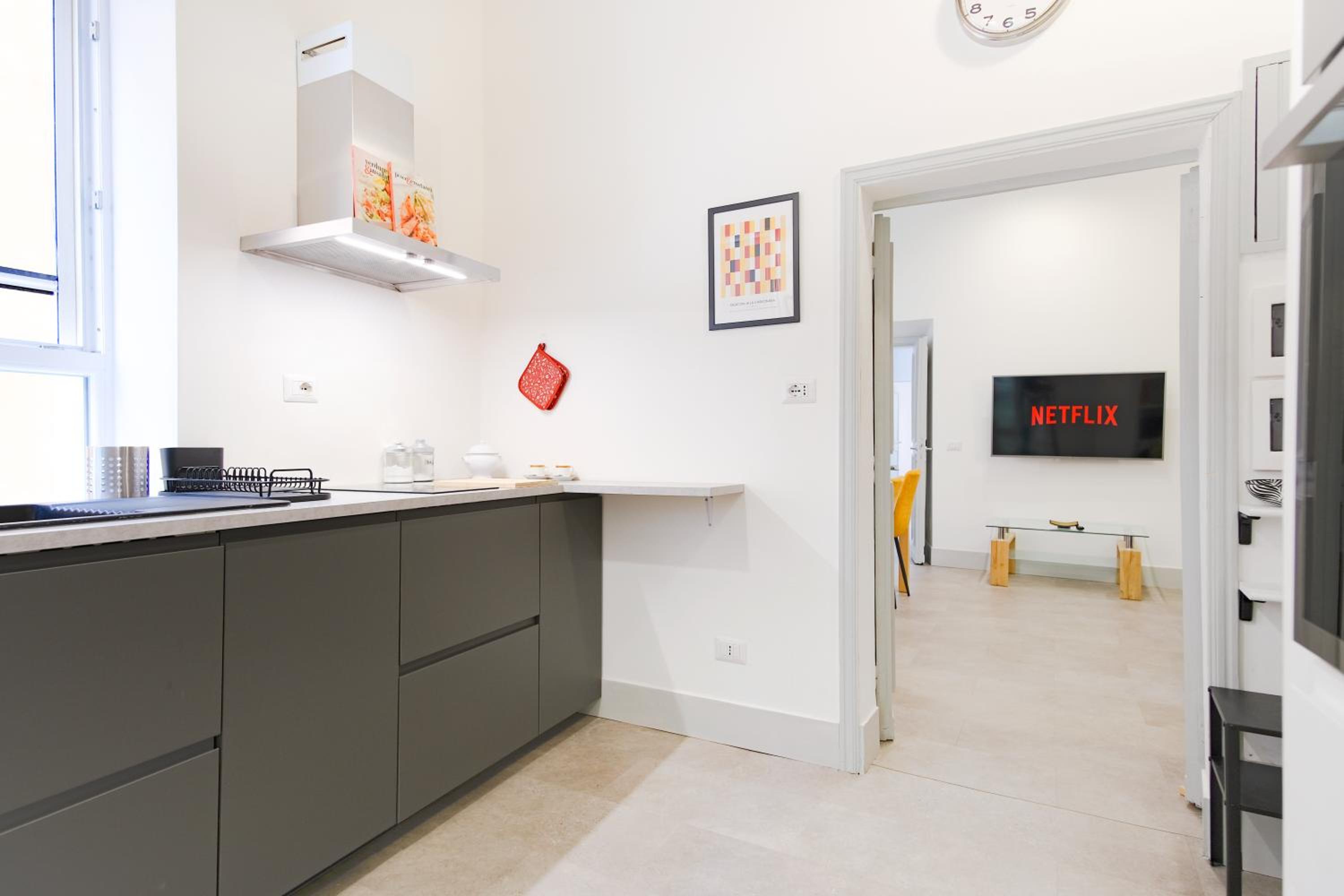 Elegantis Trastevere Modern Apartment - Comfort in Rome Most Charming District