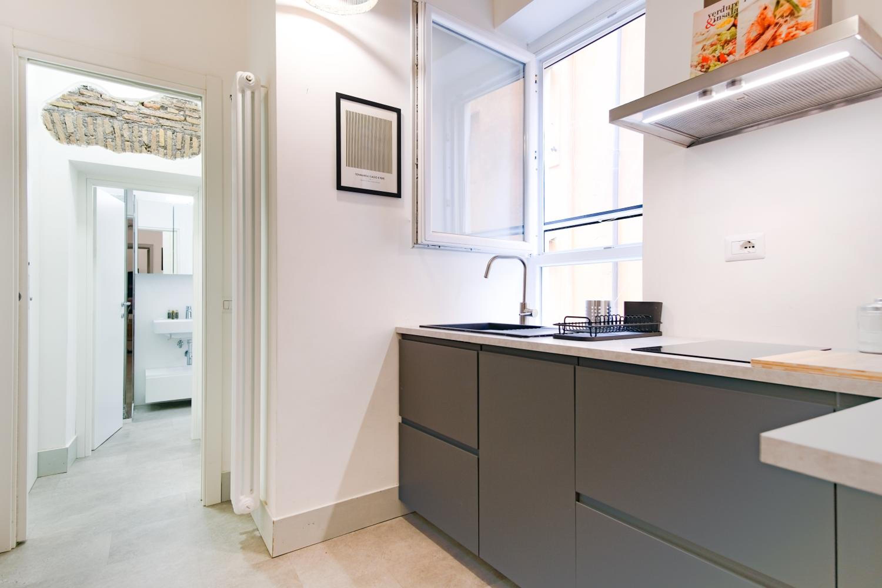 Elegantis Trastevere Modern Apartment - Comfort in Rome Most Charming District