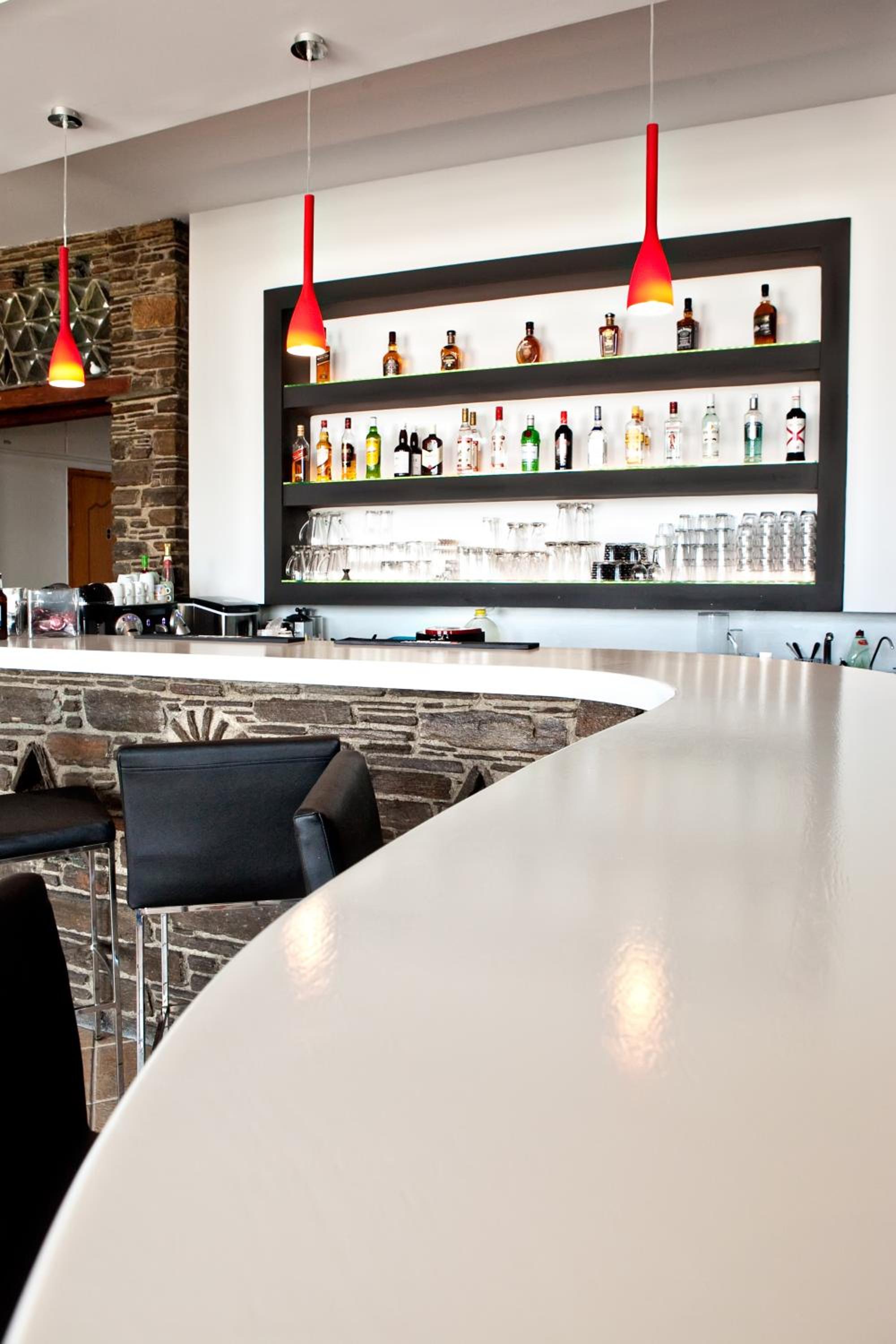 bar