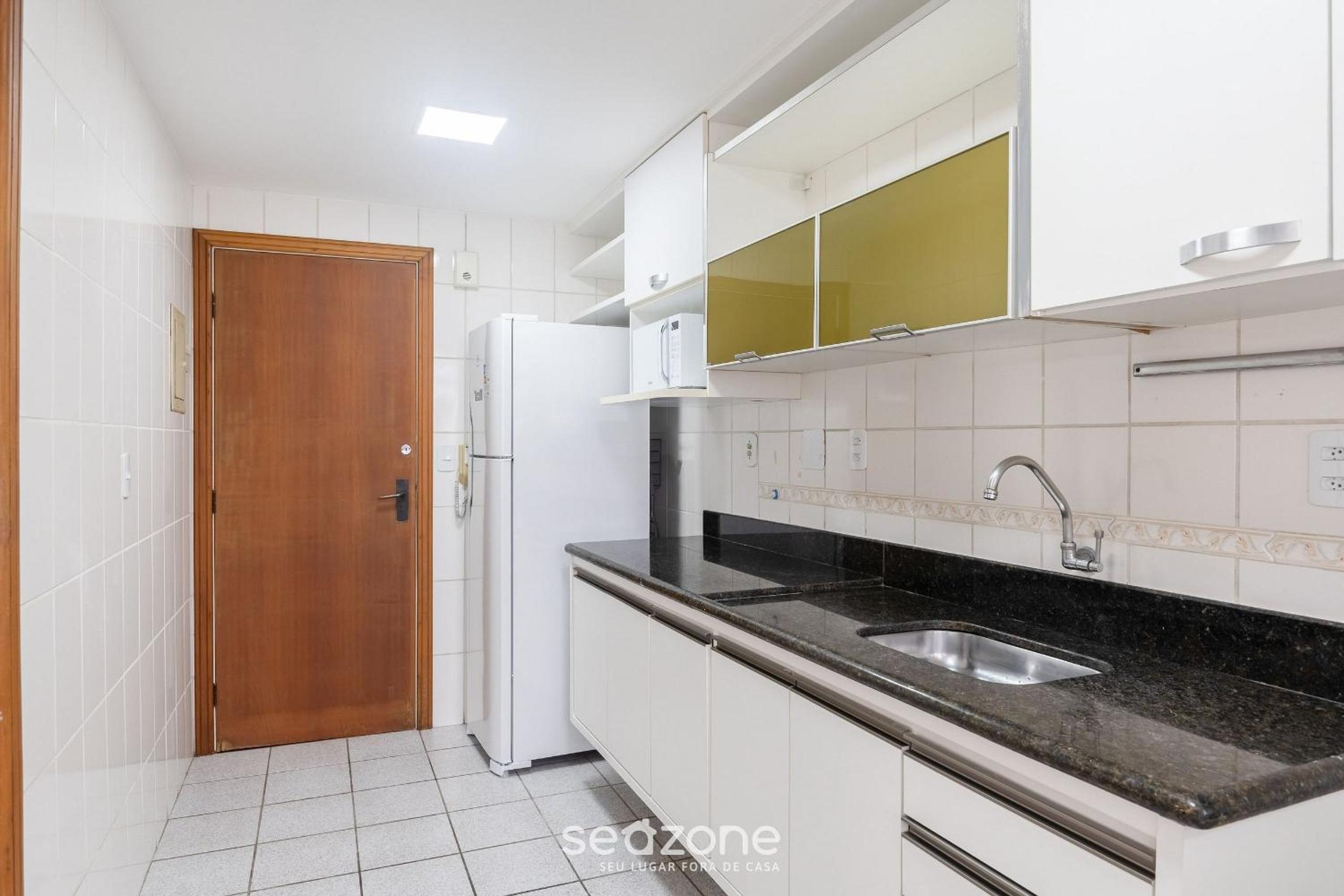 3 Bedroom Apartment 190m from the Beach EPP0602