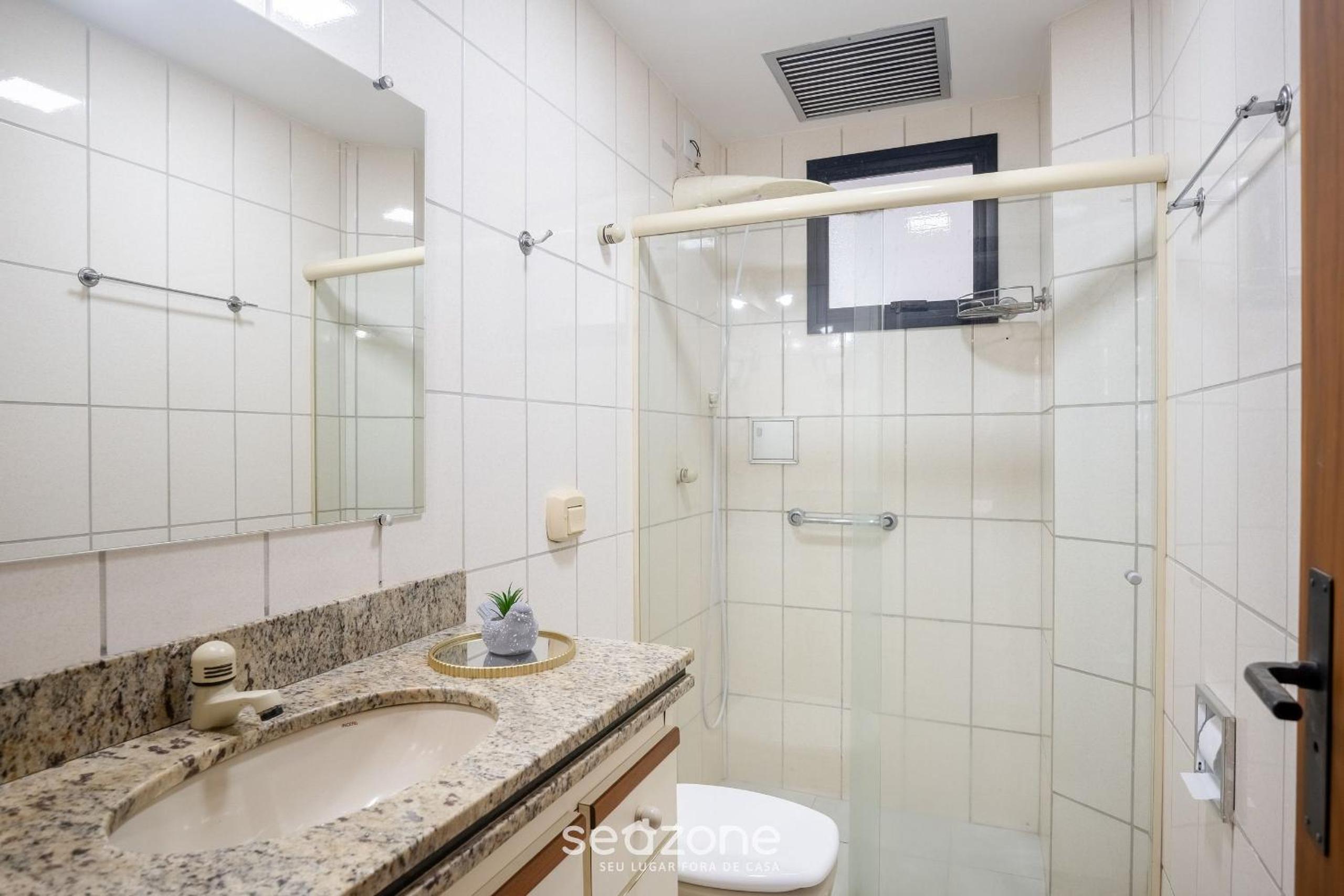 3 Bedroom Apartment 190m from the Beach EPP0602