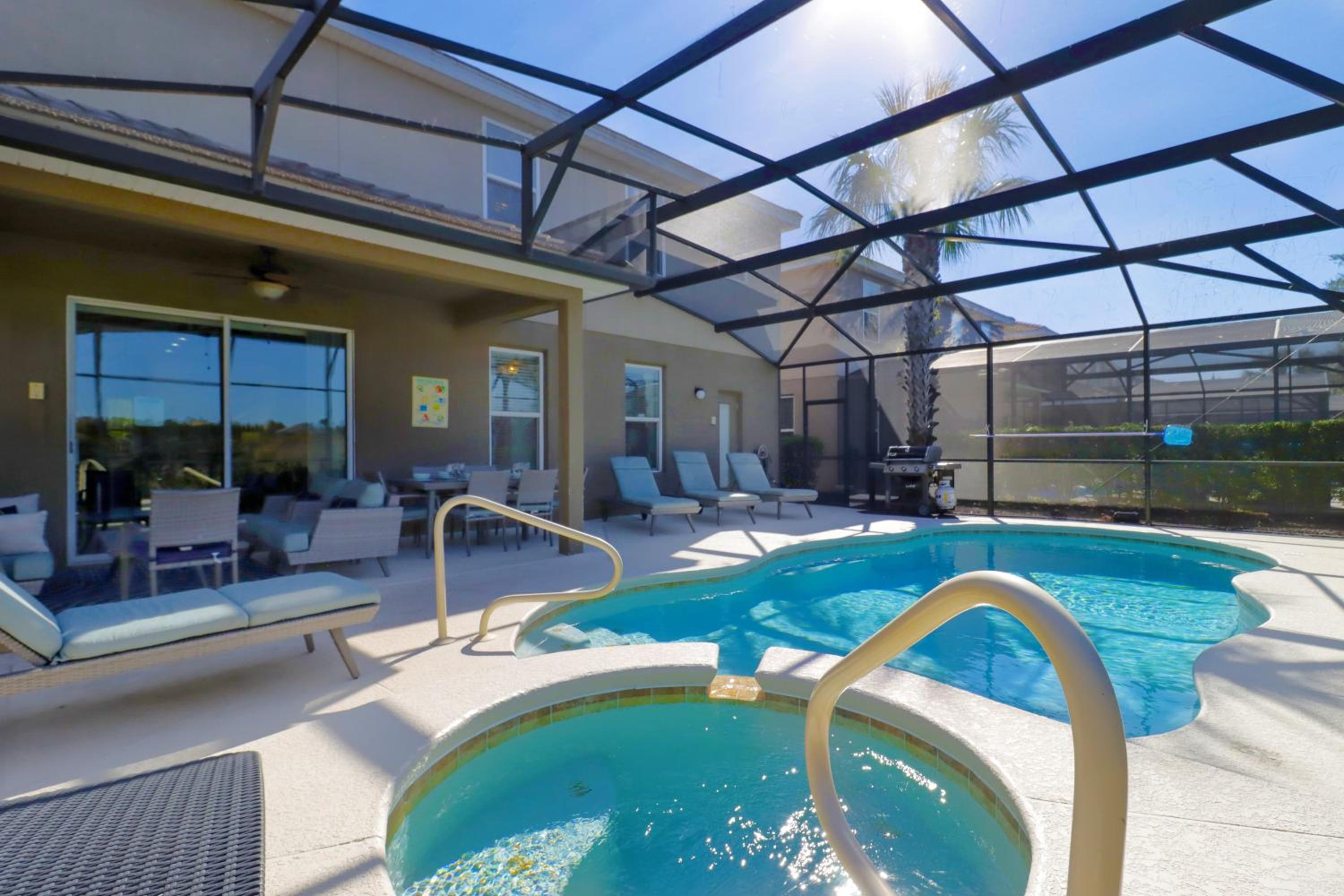 Ideal for Families Solterra Vacation Home with Sunny Pool Deck with Pool and Spa and Games Room Nr Disney