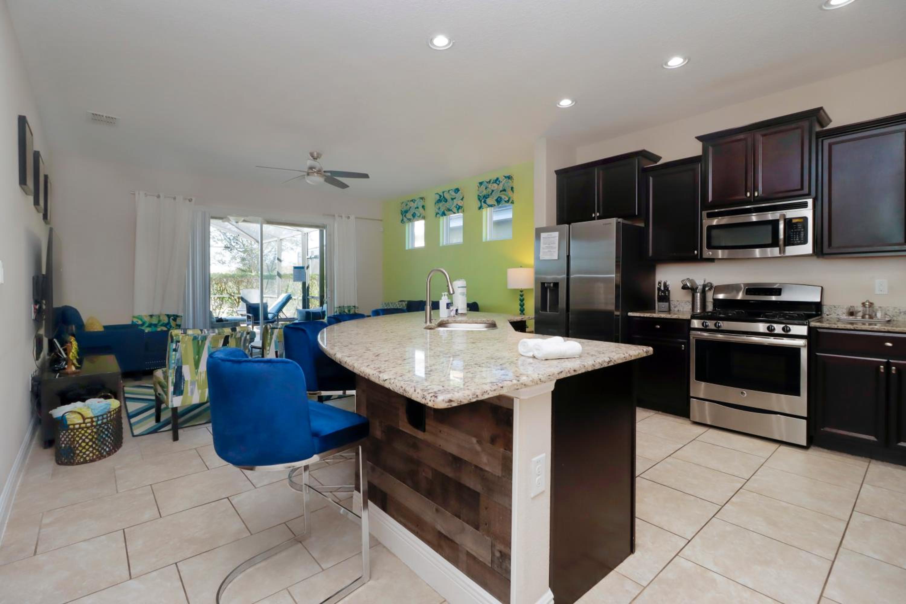 Ideal for Families Solterra Vacation Home with Sunny Pool Deck with Pool and Spa and Games Room Nr Disney