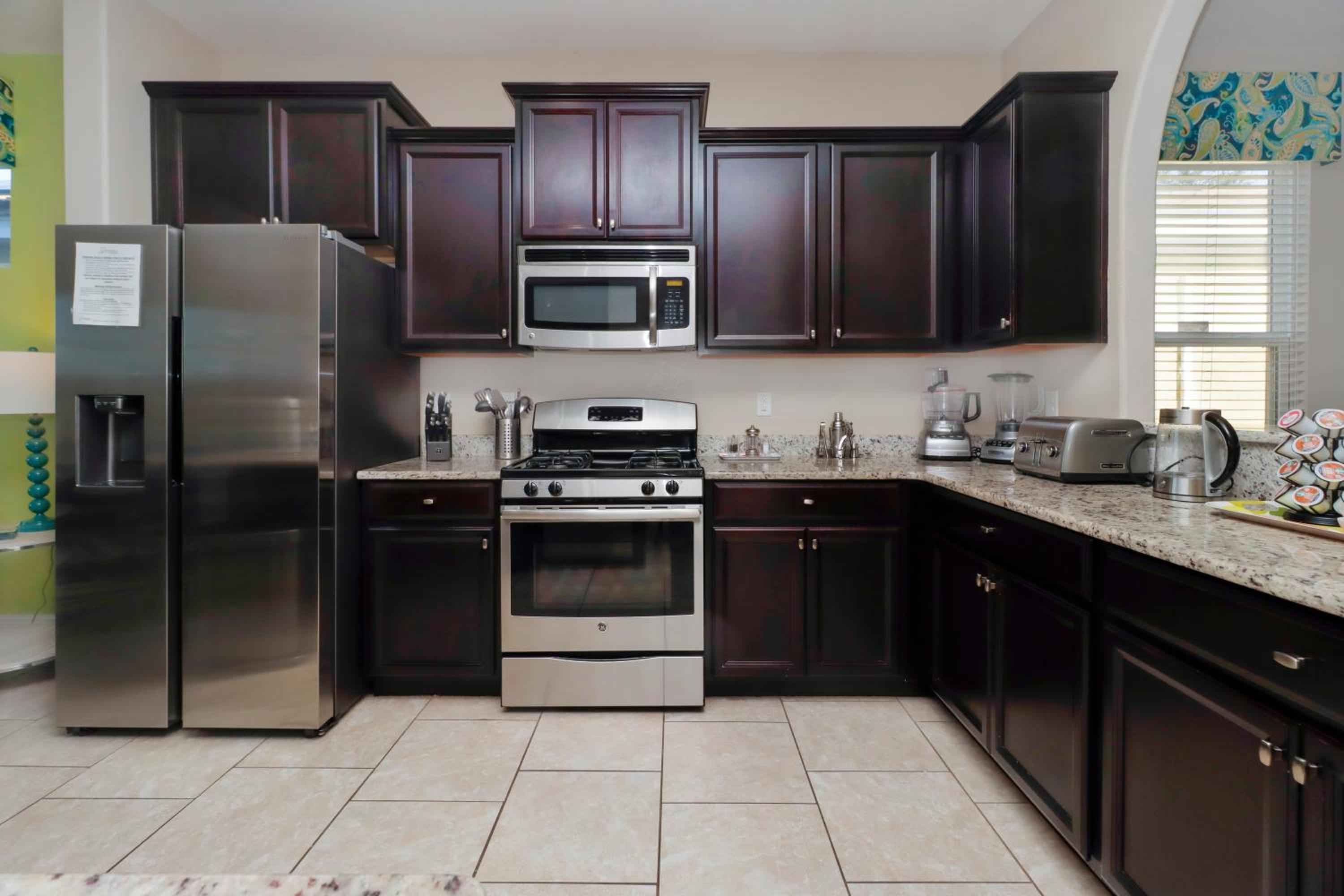 Ideal for Families Solterra Vacation Home with Sunny Pool Deck with Pool and Spa and Games Room Nr Disney