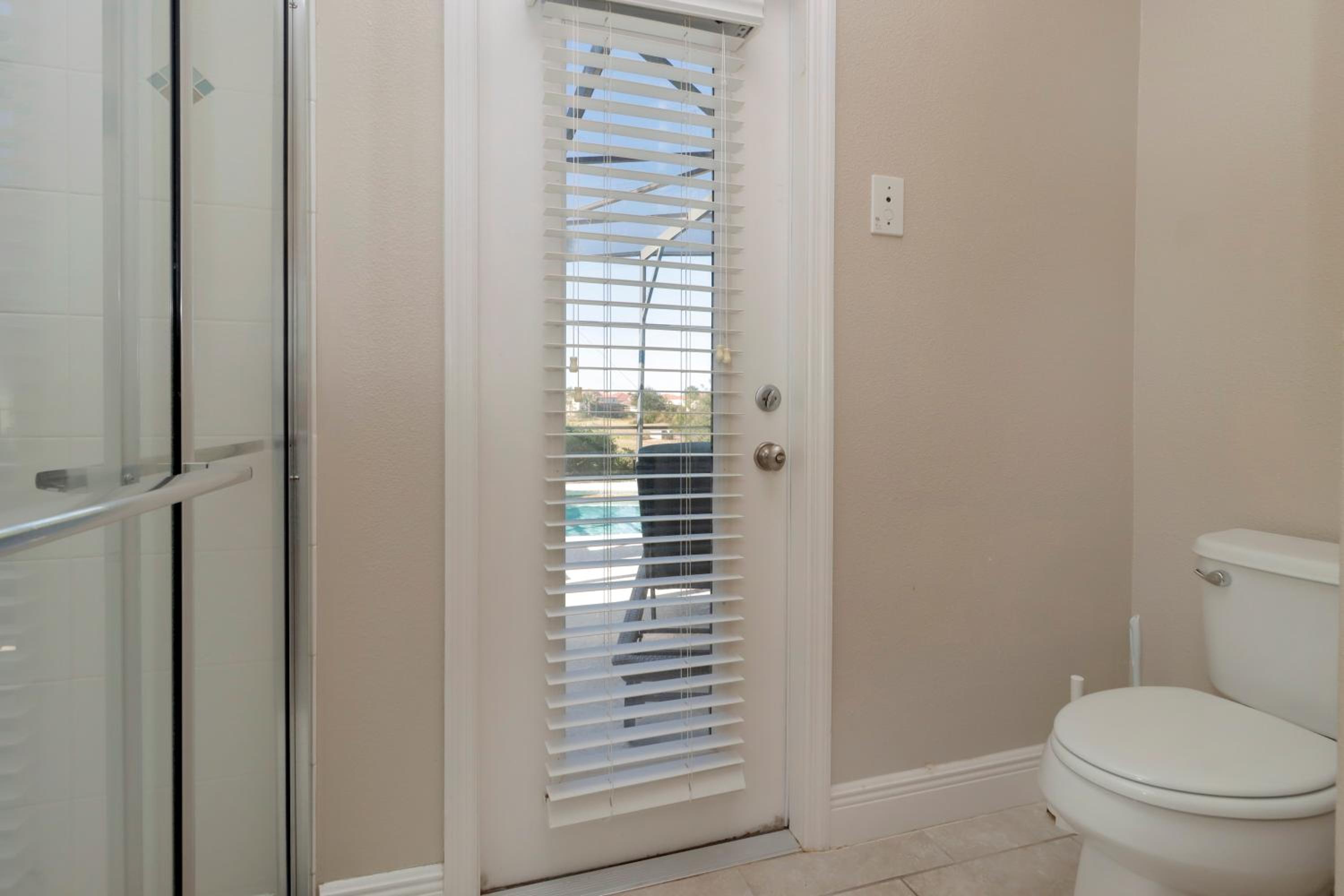 Ideal for Families Solterra Vacation Home with Sunny Pool Deck with Pool and Spa and Games Room Nr Disney