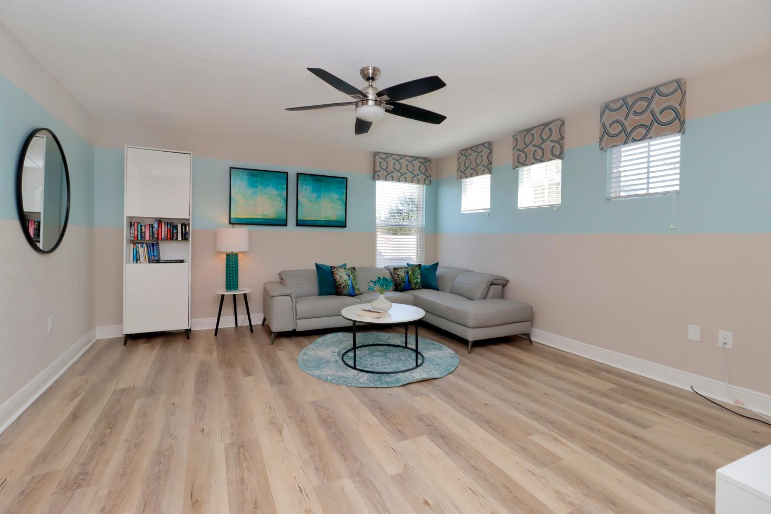 Ideal for Families Solterra Vacation Home with Sunny Pool Deck with Pool and Spa and Games Room Nr Disney