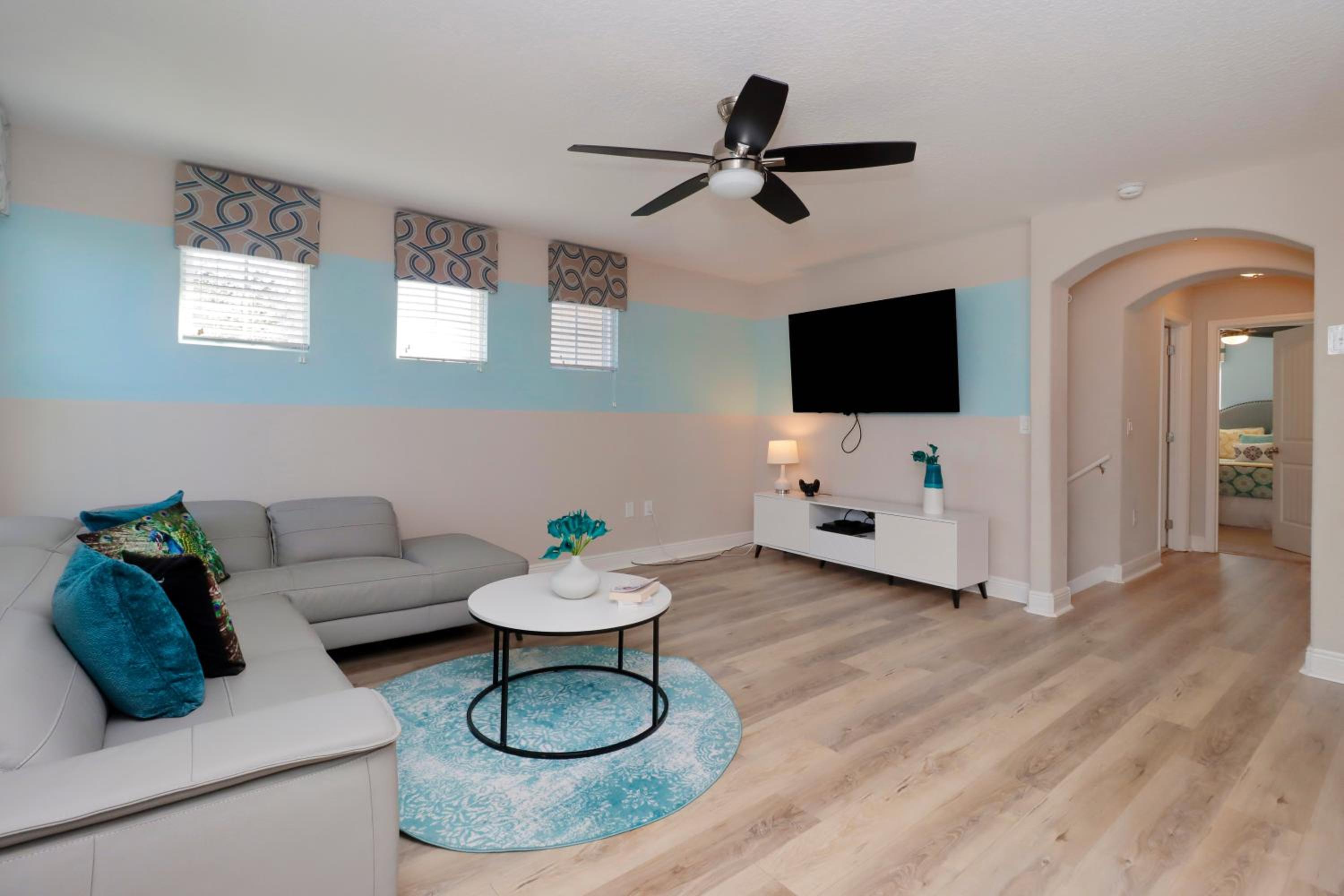 Ideal for Families Solterra Vacation Home with Sunny Pool Deck with Pool and Spa and Games Room Nr Disney