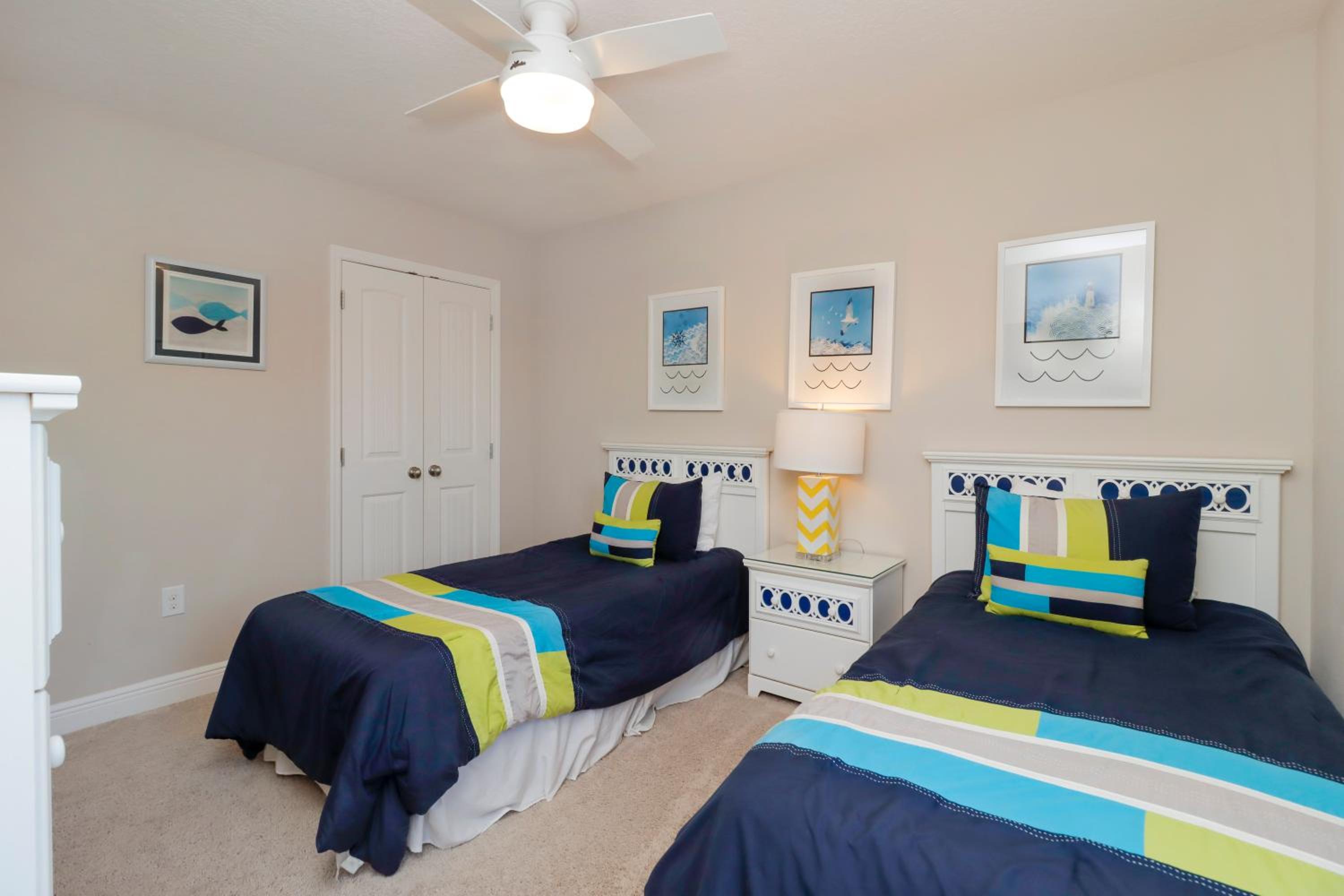 Ideal for Families Solterra Vacation Home with Sunny Pool Deck with Pool and Spa and Games Room Nr Disney