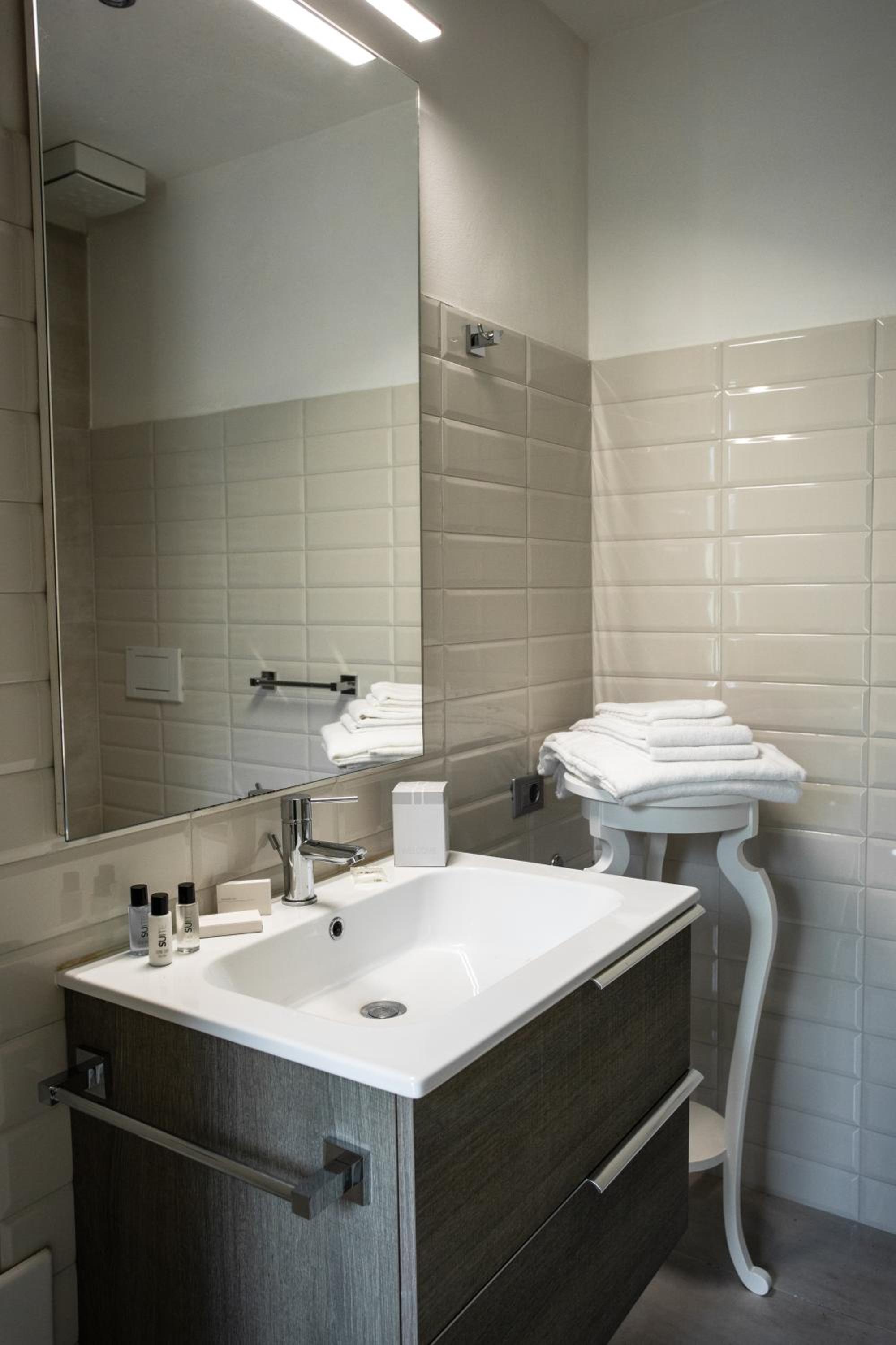 Cattania Suites and Rooms